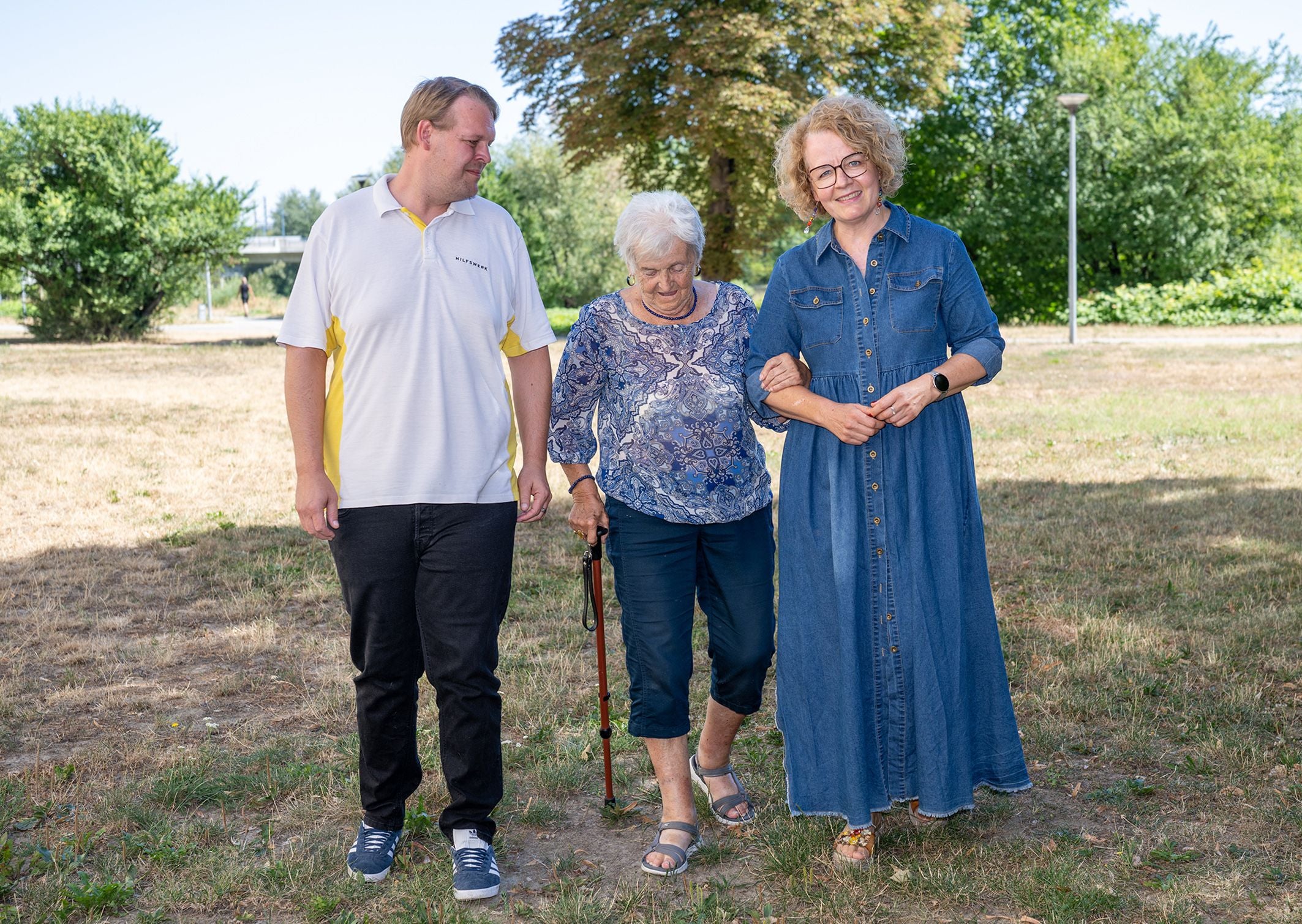 Alltagsbegleiter Mathias Frühstück, Maria Wimmer und Sozial-Landesrätin Teschl-Hofmeister