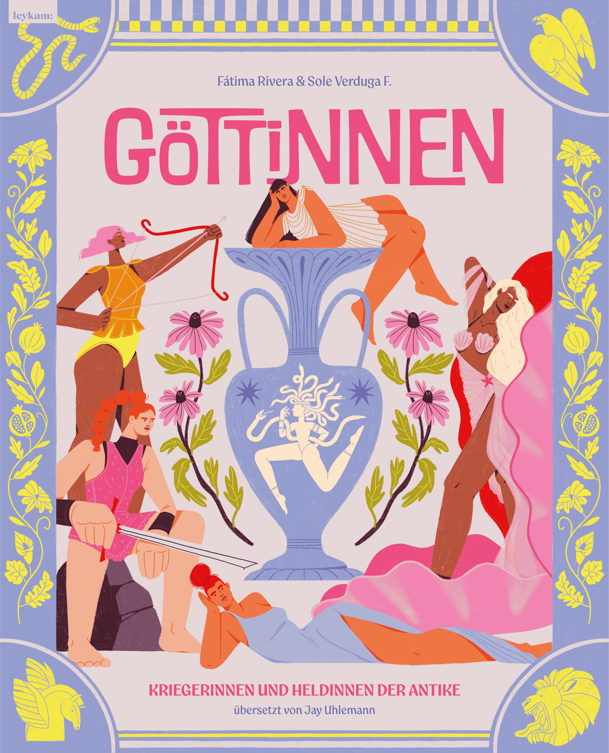 Buntes Buchcover mit antiken Göttinnen und Heldinnen, dekorativ um eine große Vase angeordnet.