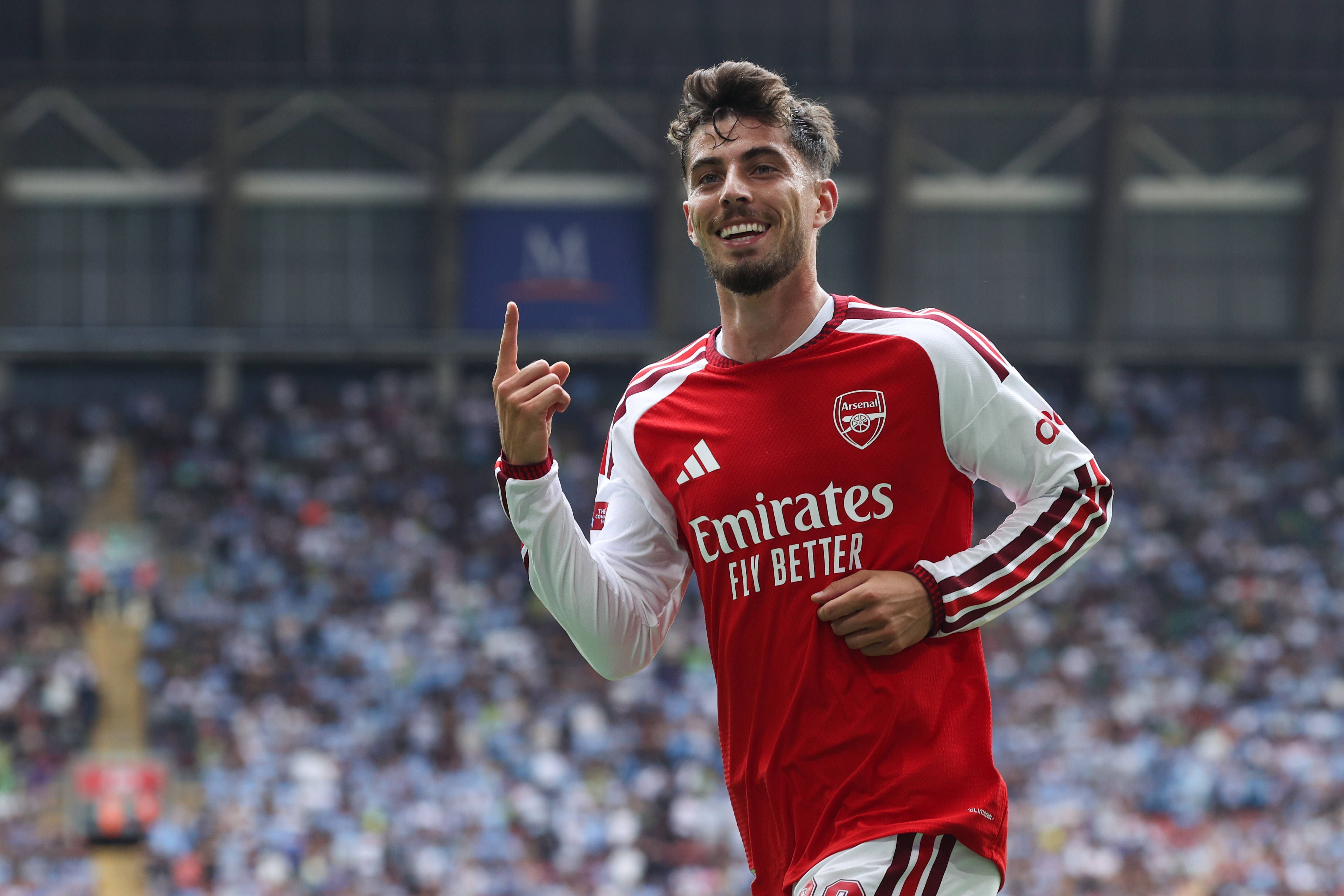 Kai Havertz im Arsenal-Trikot jubelt nach einem Tor im Community Shield 2026 in Cardiff.
