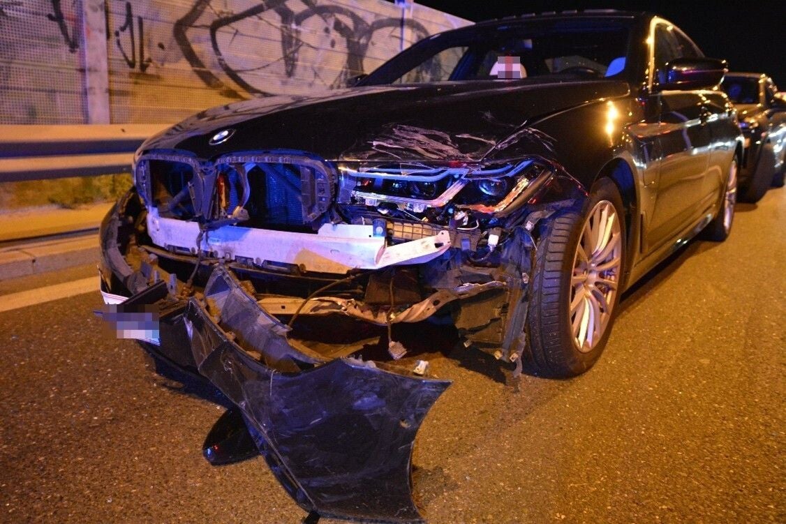 20-Jähriger war mit diesem BMW über Tangente und S2 gebrettet, bis er die Konrolle verlor.