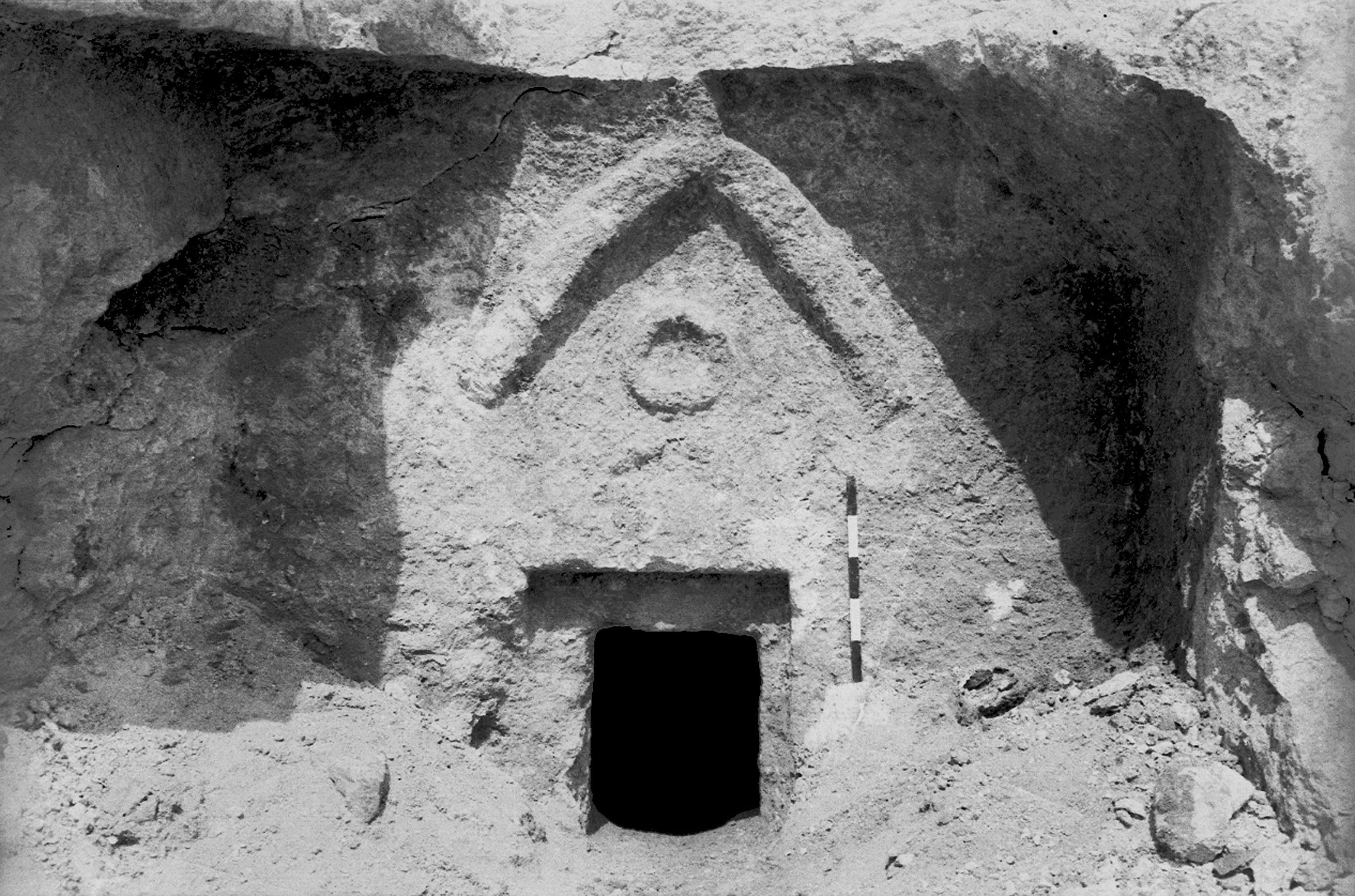 Fassade einesFassade eines antiken Felsengrabes mit rechteckigem Eingang und Dreiecksgiebel in Jerusalem. Bereits 2007 hat ein Filmemacher behauptet das Grab Jesu entdeckt zu haben. (Archivbild) antiken Felsengrabes mit rechteckigem Eingang und Dreiecksgiebel in Jerusalem.
