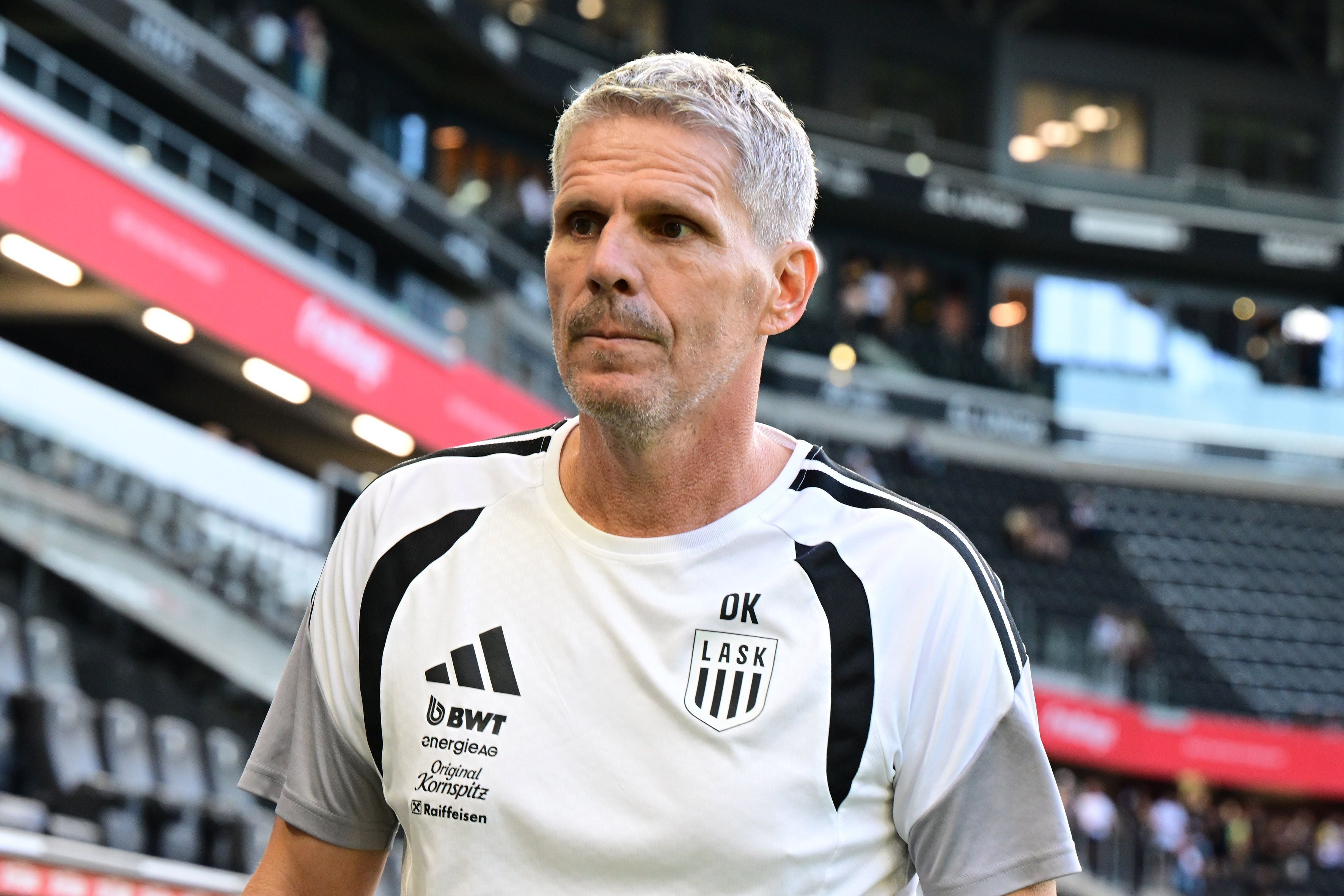 ABD0048_20260829 - LINZ - ÖSTERREICH: Trainer Dietmar Kühbauer (LASK) am Samstag, 29. August 2026, während der Admiral Bundesliga-Begegnung, Grunddurchgang, 5. Runde, zwischen LASK Linz und SCR Altach in Linz. - FOTO: APA/EXPA/ REINHARD EISENBAUER