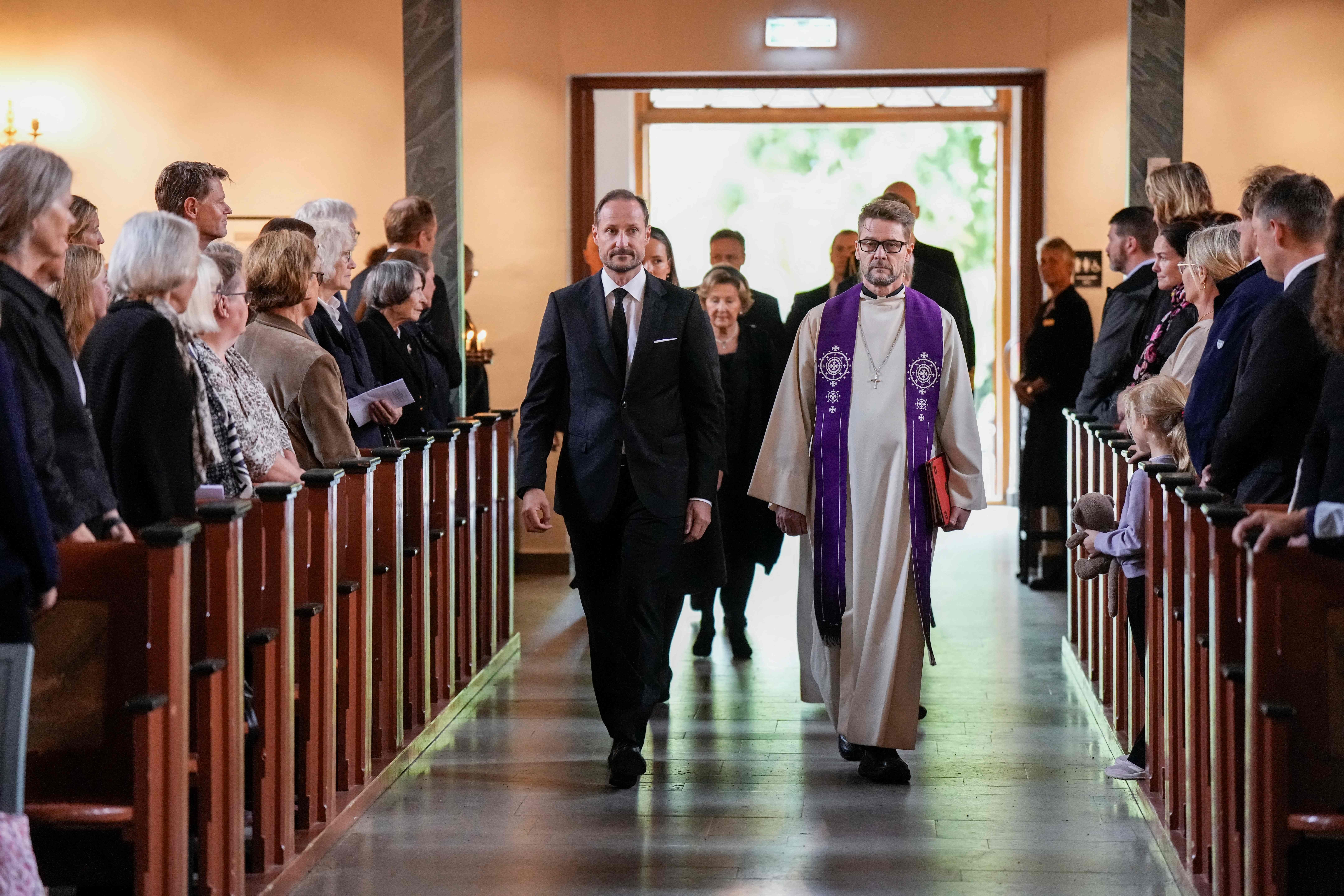 König Haakon beim Gedenk-Gottesdienst