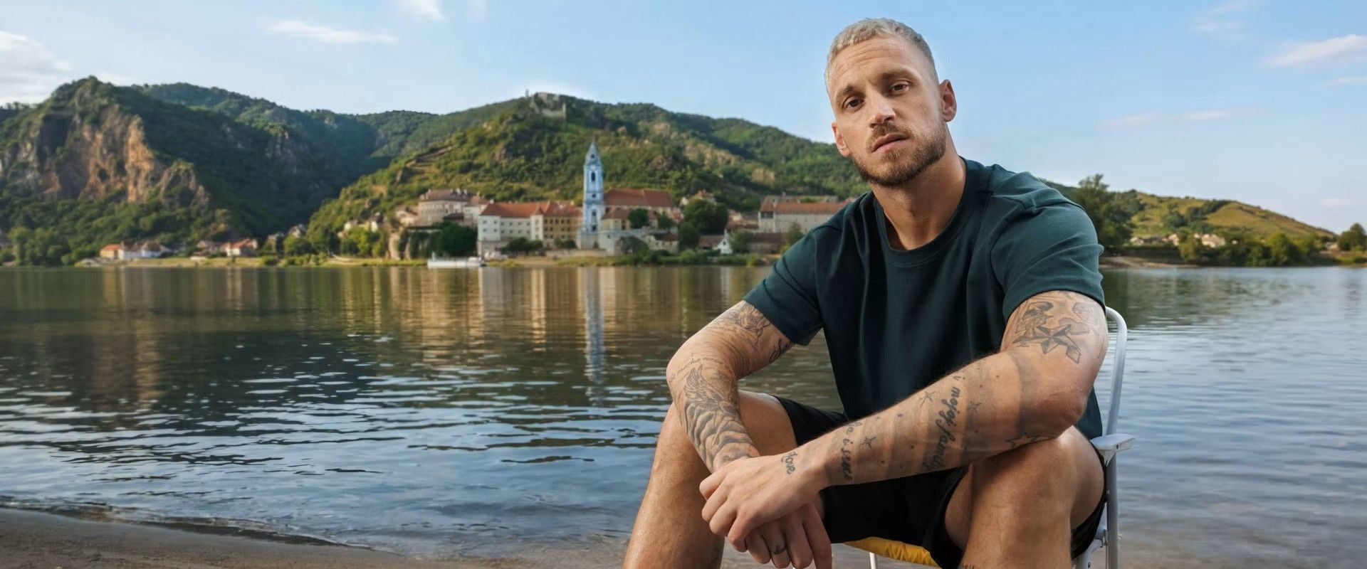 Arnautovic macht für Niederösterreich Werbung.
