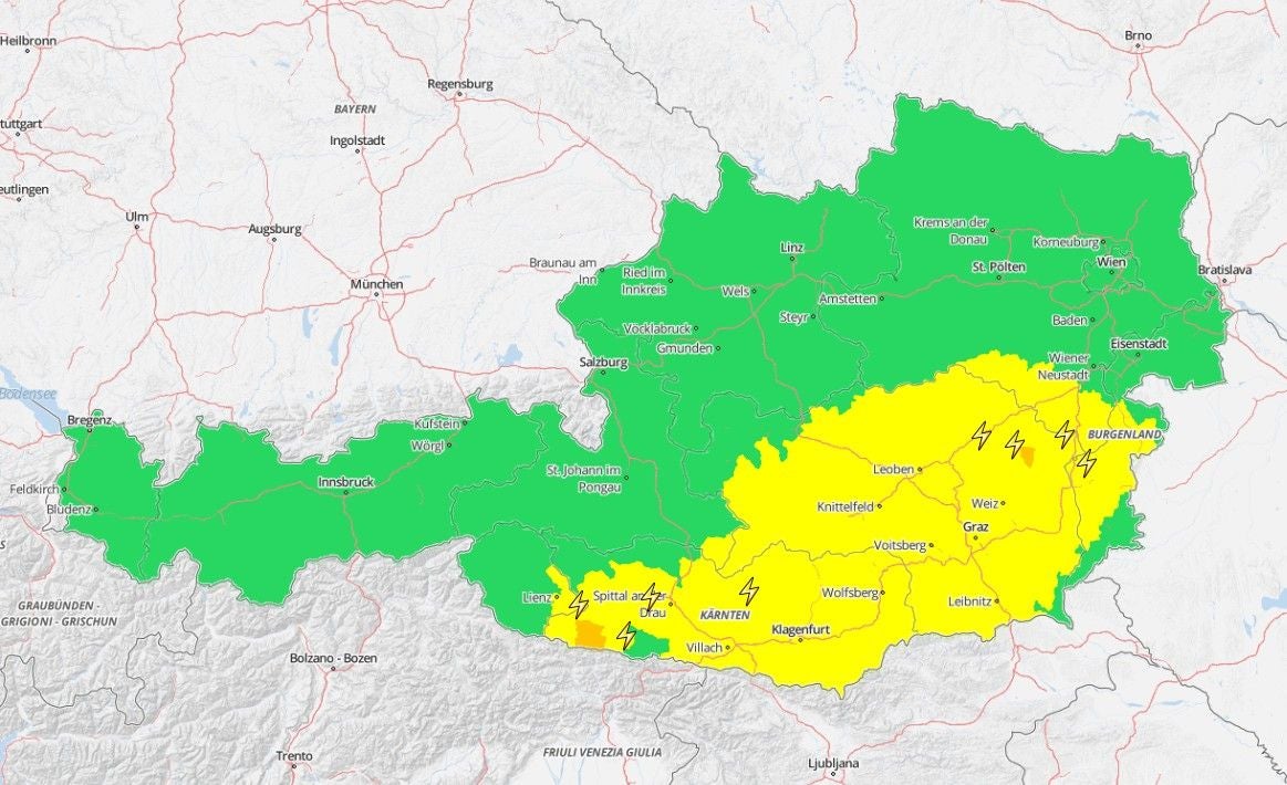 Karte von Österreich mit gelber Gewitterwarnung im Süden und grünen, sicheren Gebieten im Norden.