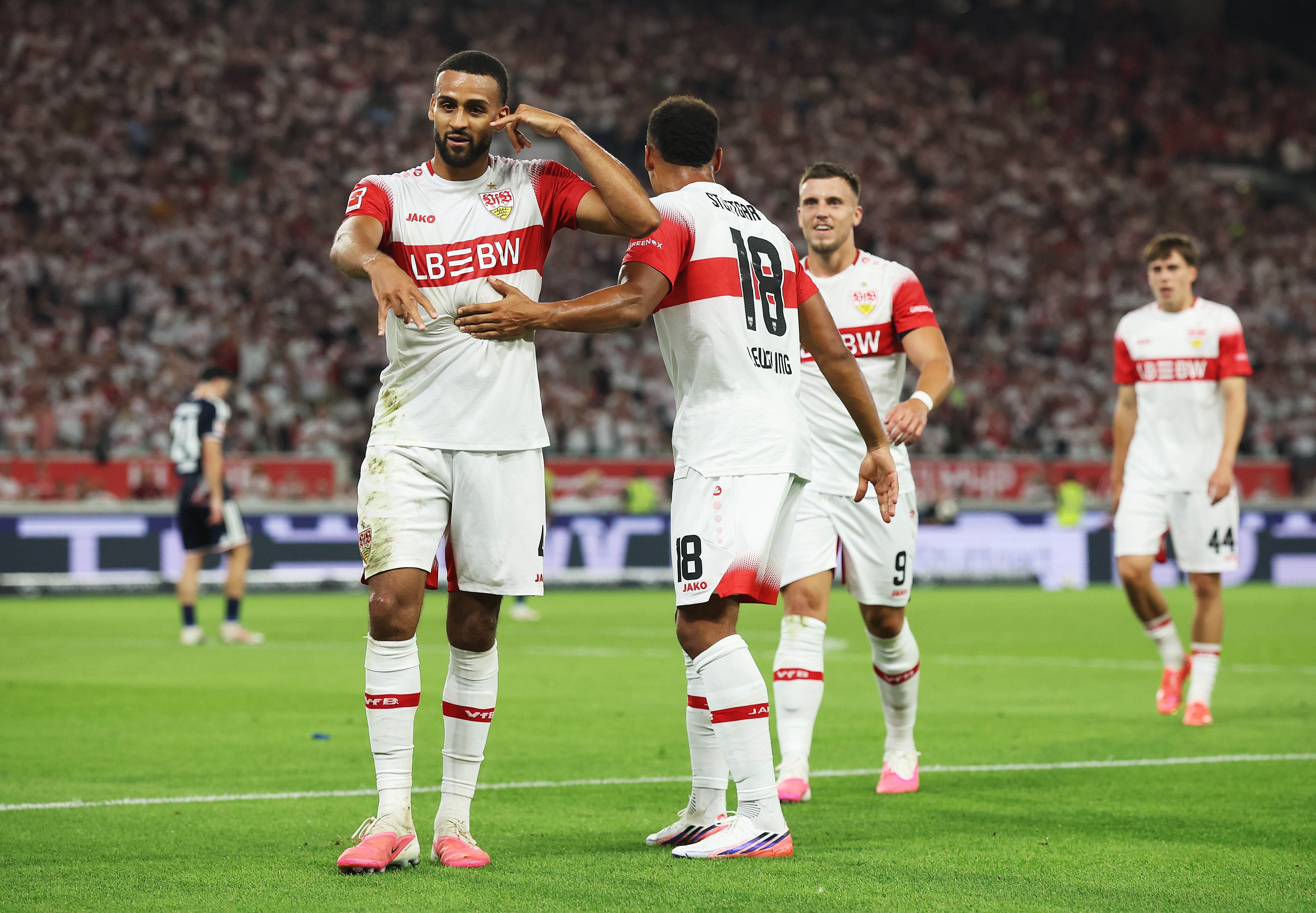 Josha Vagnoman vom VfB Stuttgart jubelt nach einem Tor im Spiel gegen den 1. FC Köln.