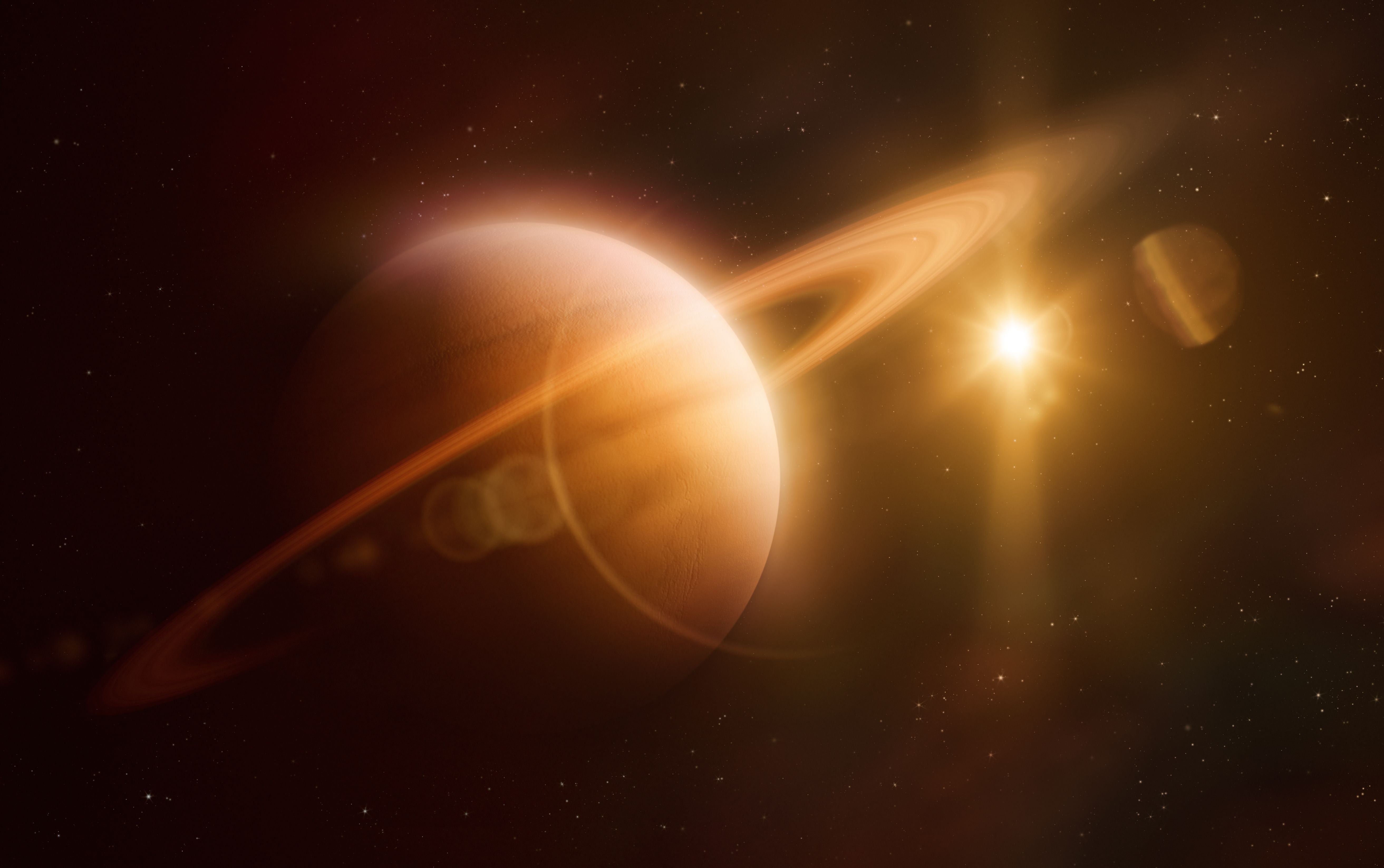 Saturn mit seinen Ringen, beleuchtet von der Sonne im Weltraum.