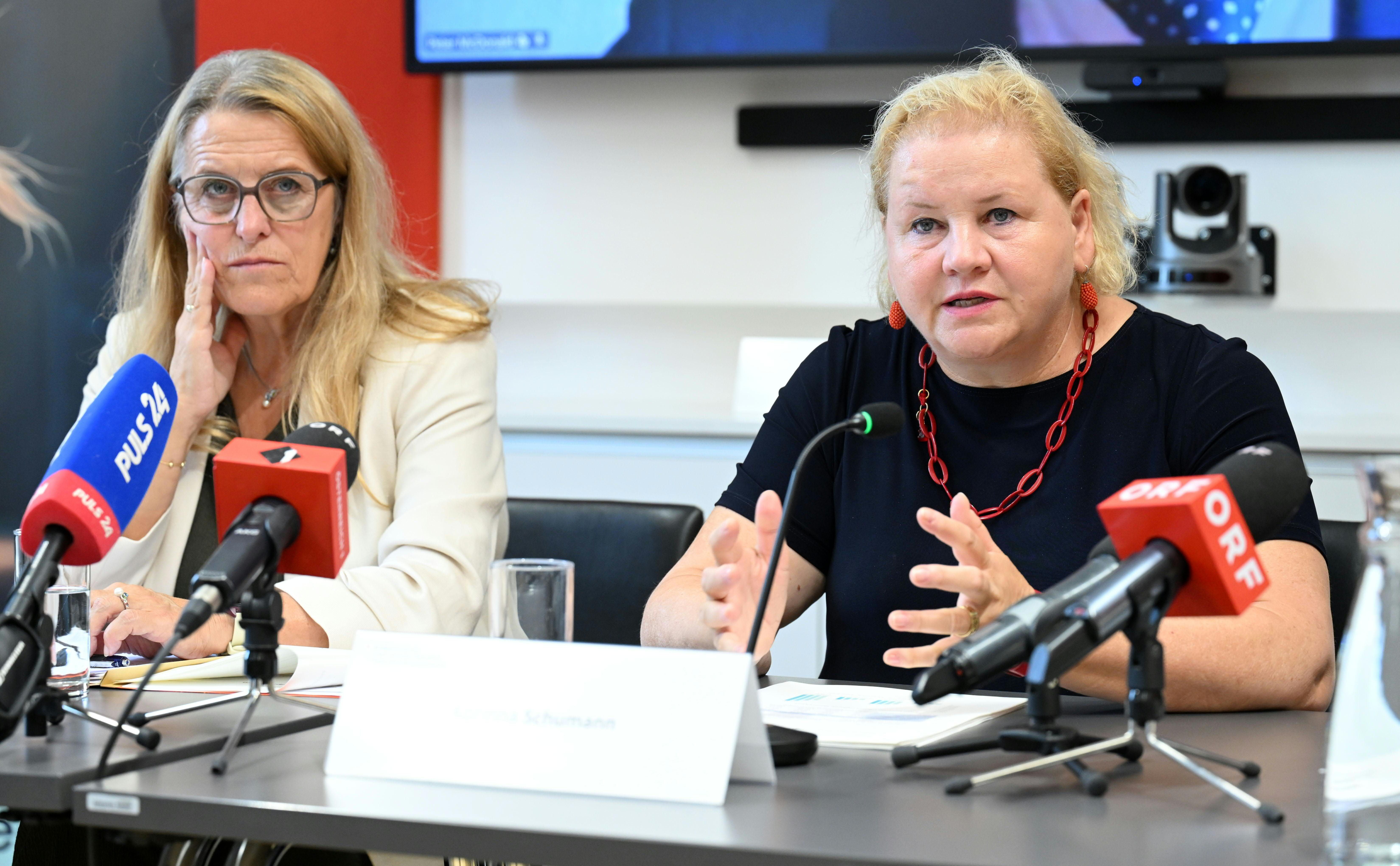 Sozialministerin Korinna Schumann
