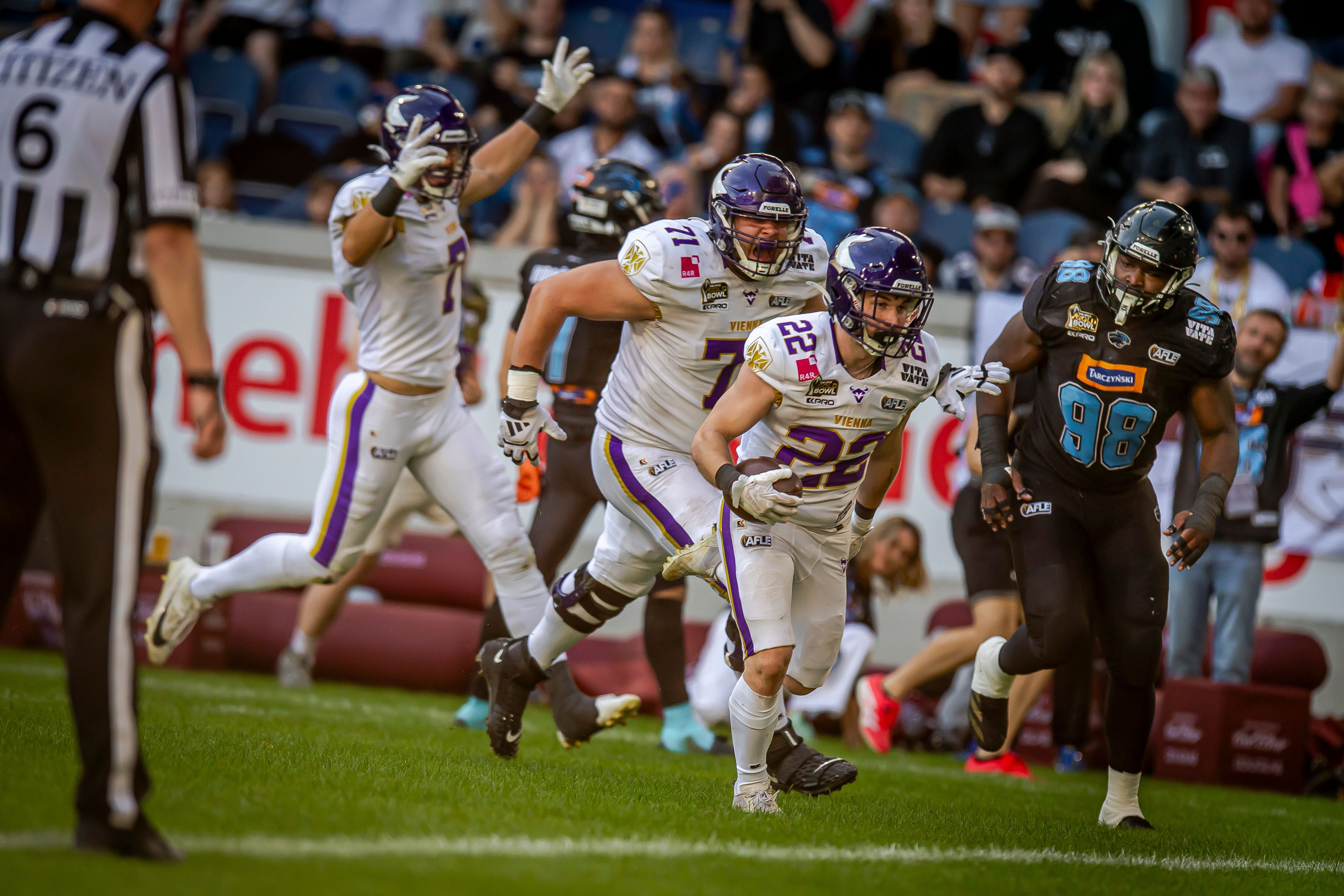American-Football-Spiel zwischen den Vienna Vikings und Panthers im AFLE Gold Bowl.