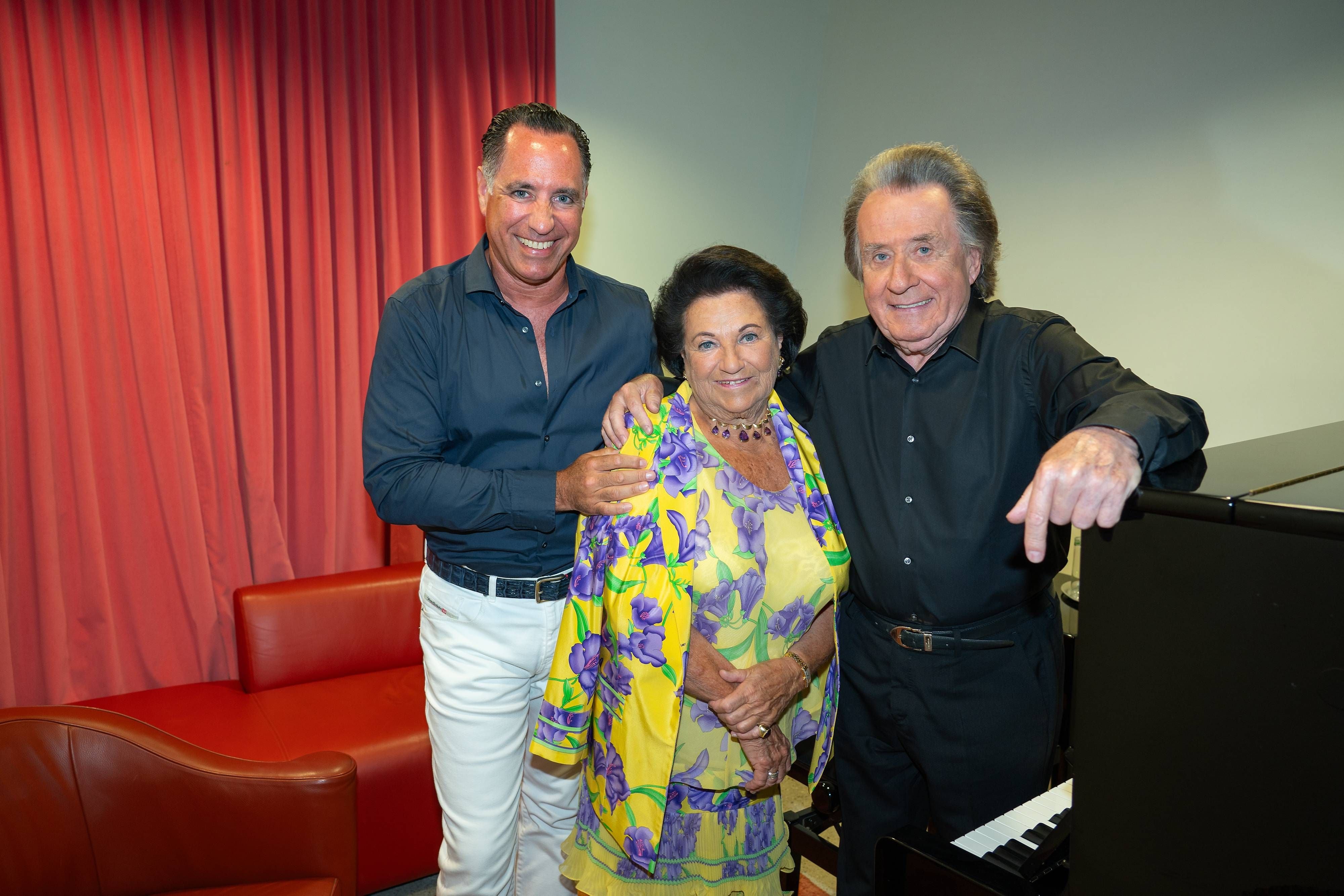 Rudolf und Agi Buchbinder mit Sohn Michael