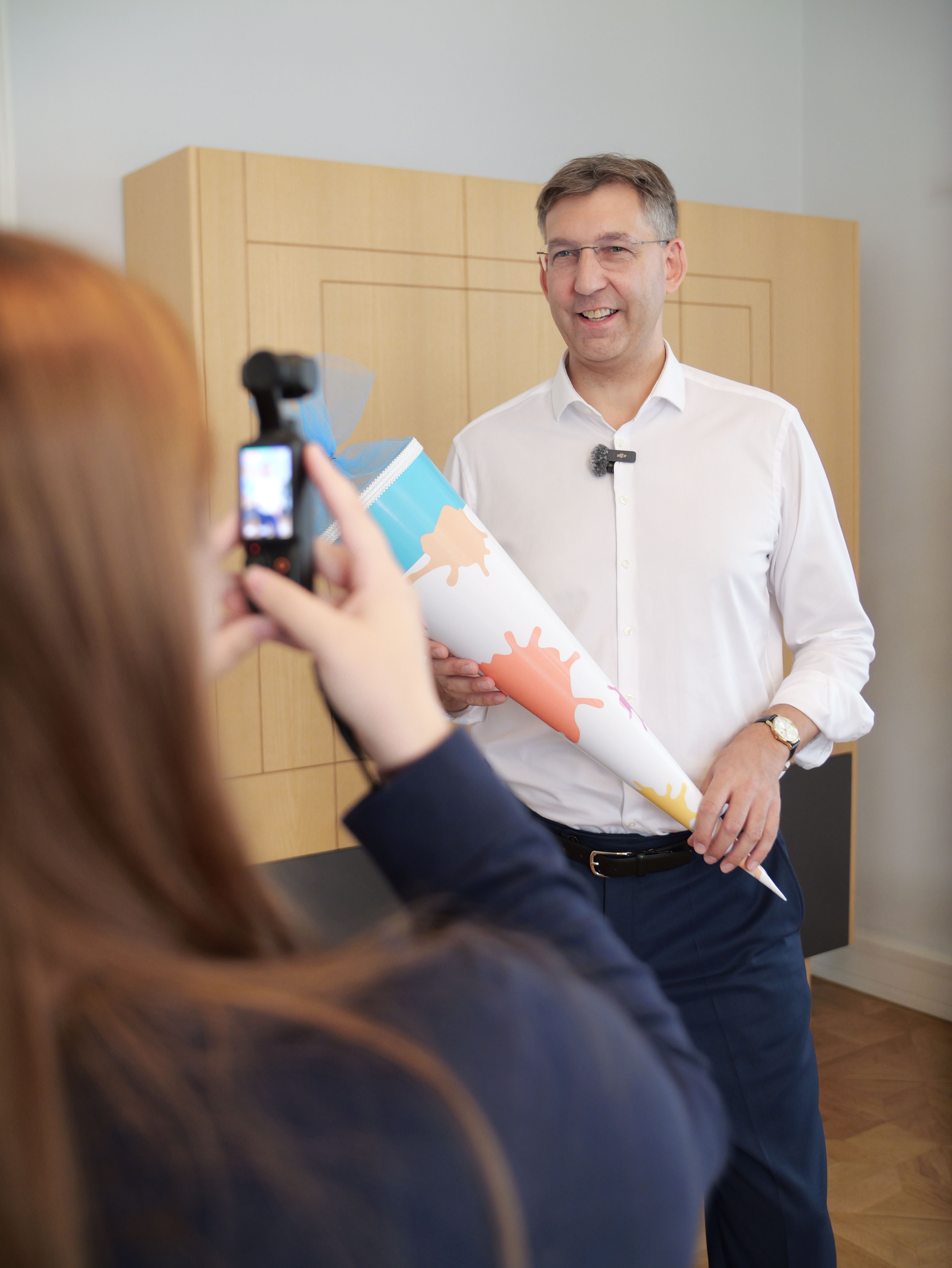 Markus Figl, Parteiobmann der ÖVP Wien, startet Gewinnspiel.