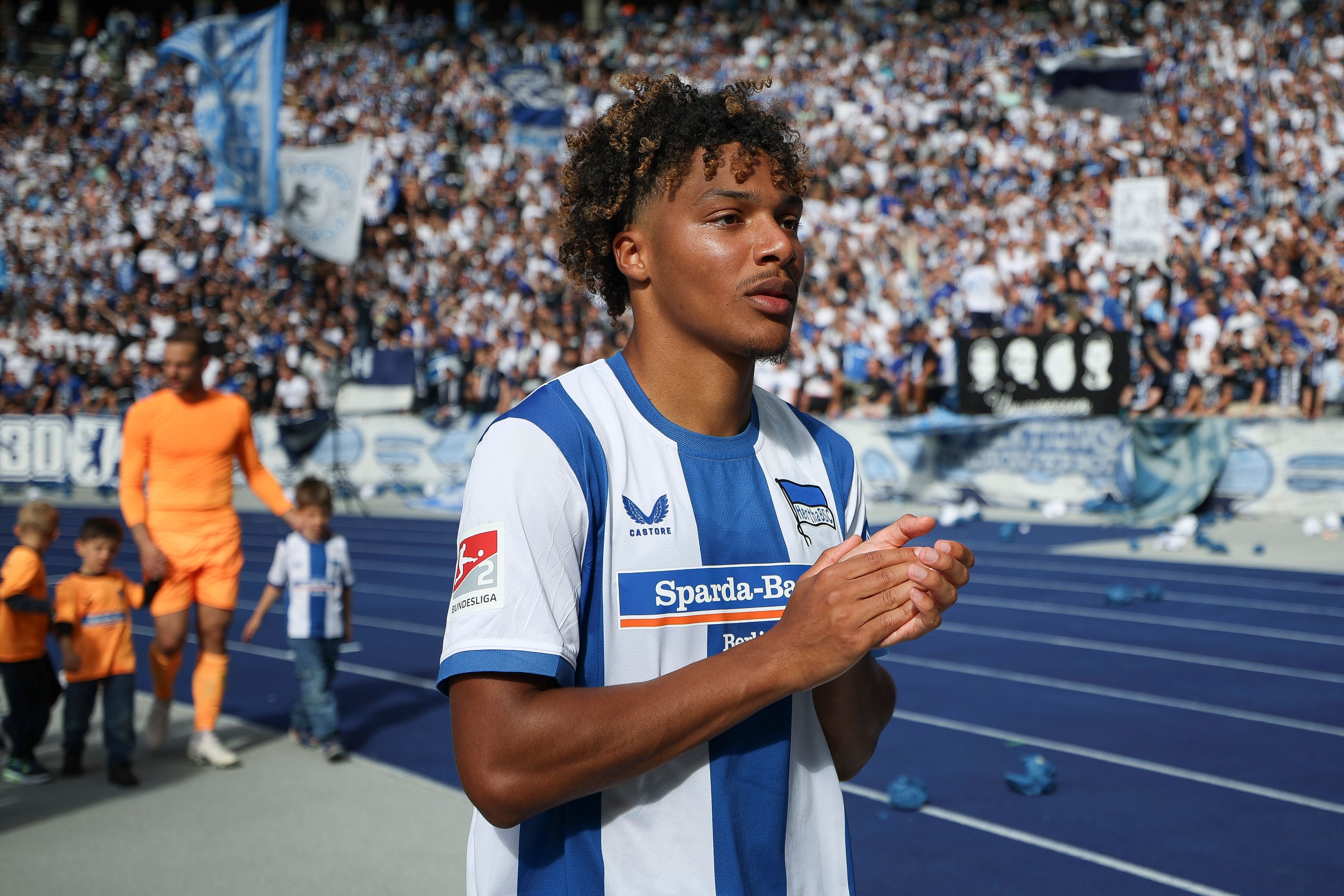 BERLIN, GERMANY - SEPTEMBER 06: Oluwaseun Adewumi of Hertha BSC celebrates with fans after winning with 2:1 the 2. Bundesliga 2026/27 match between Hertha BSC and 1. FC Magdeburg at Olympiastadion on September 06, 2026 in Berlin, Germany. (Photo by Maja Hitij/Getty Images)