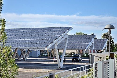 Parkplätze mit Photovoltaik