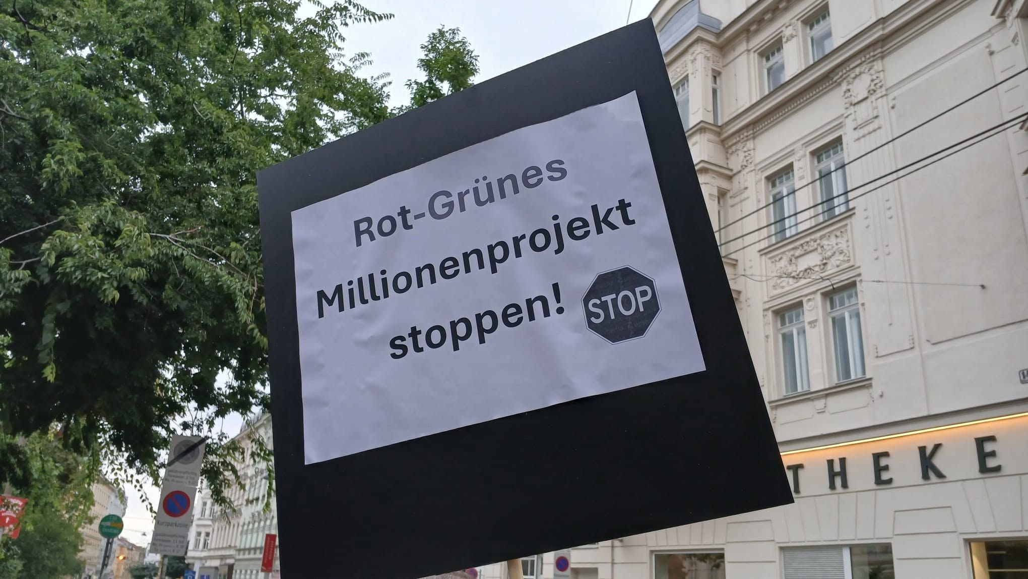 Geldverschwendung.