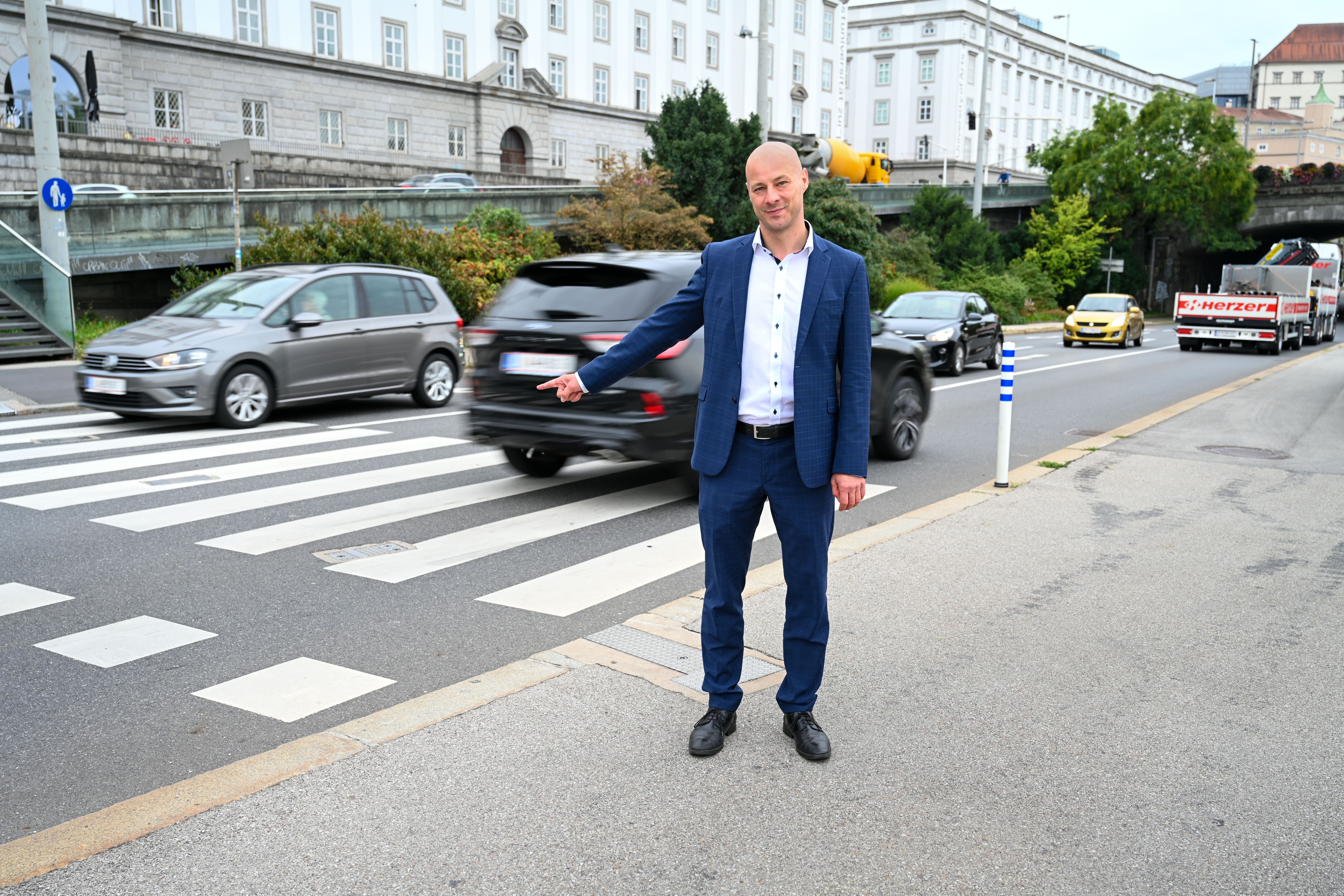 Querung der Unteren Donaulände