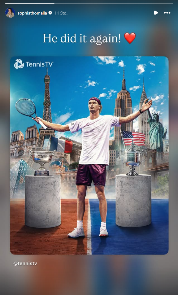 Alexander Zverev jubelt zwischen Pariser und New Yorker Wahrzeichen mit zwei Tennis-Pokalen.