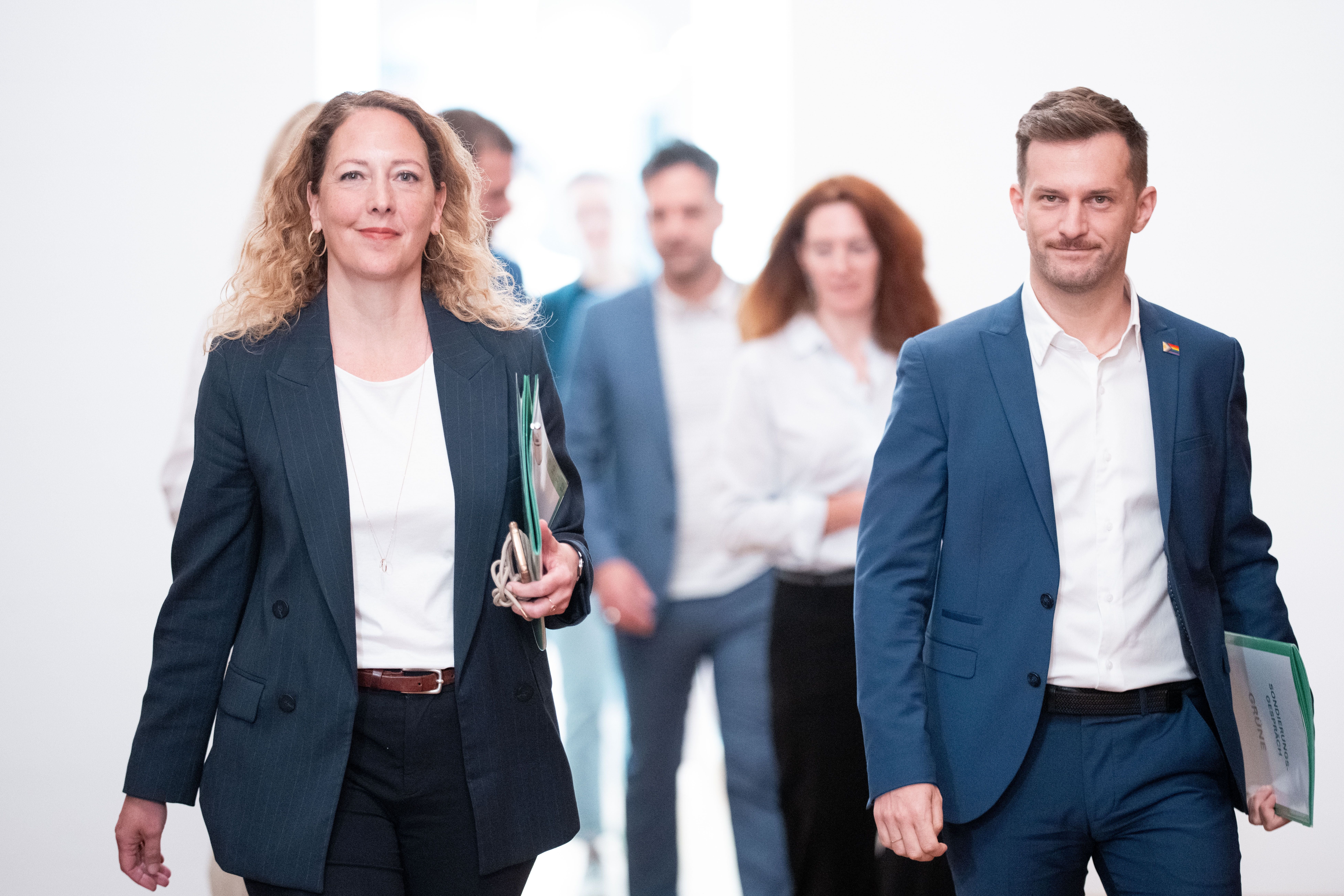 Parteivorsitzende Judith Pühringer und Parteivorsitzender Peter Kraus.