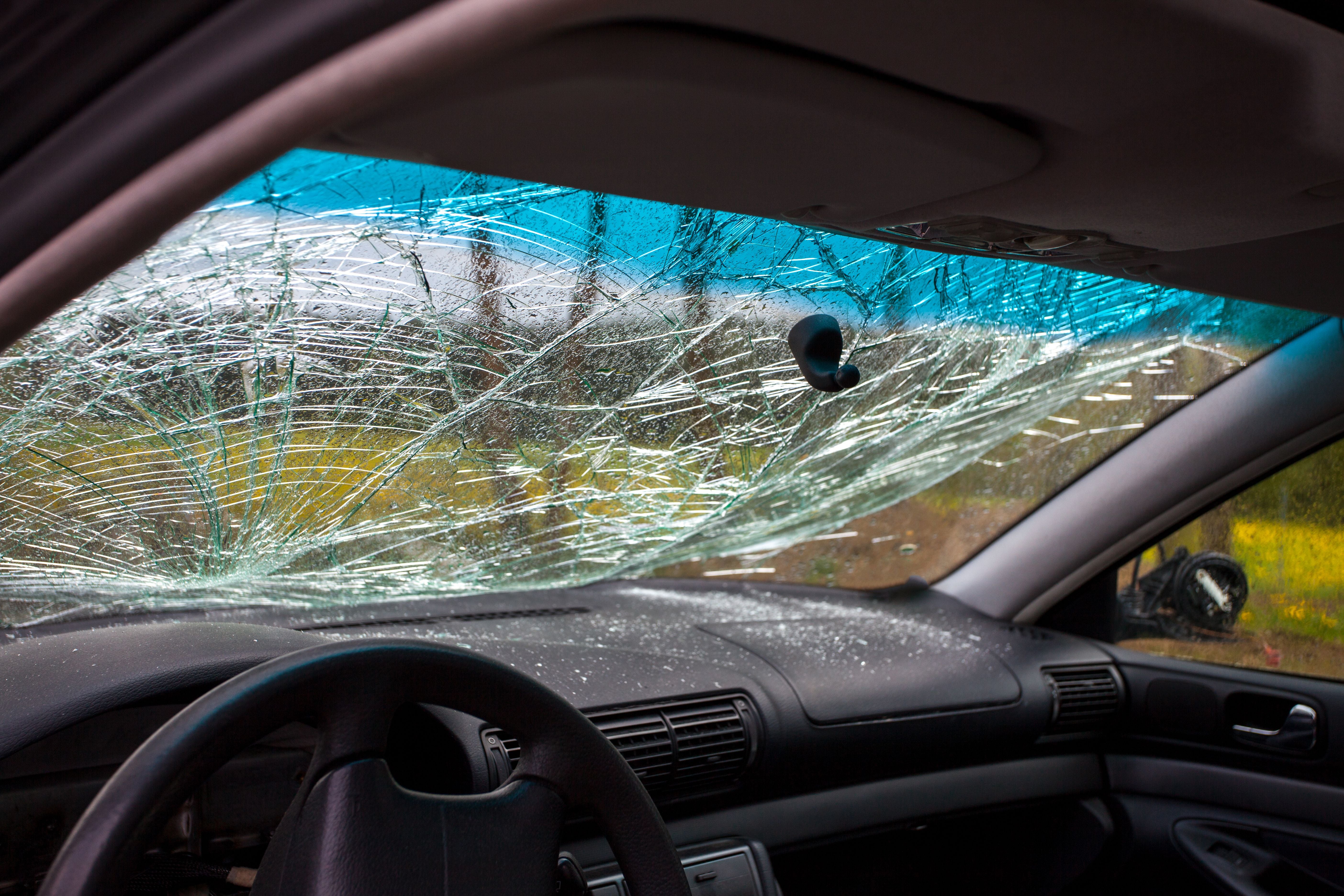 Symbolbild: Das Auto war stark beschädigt.