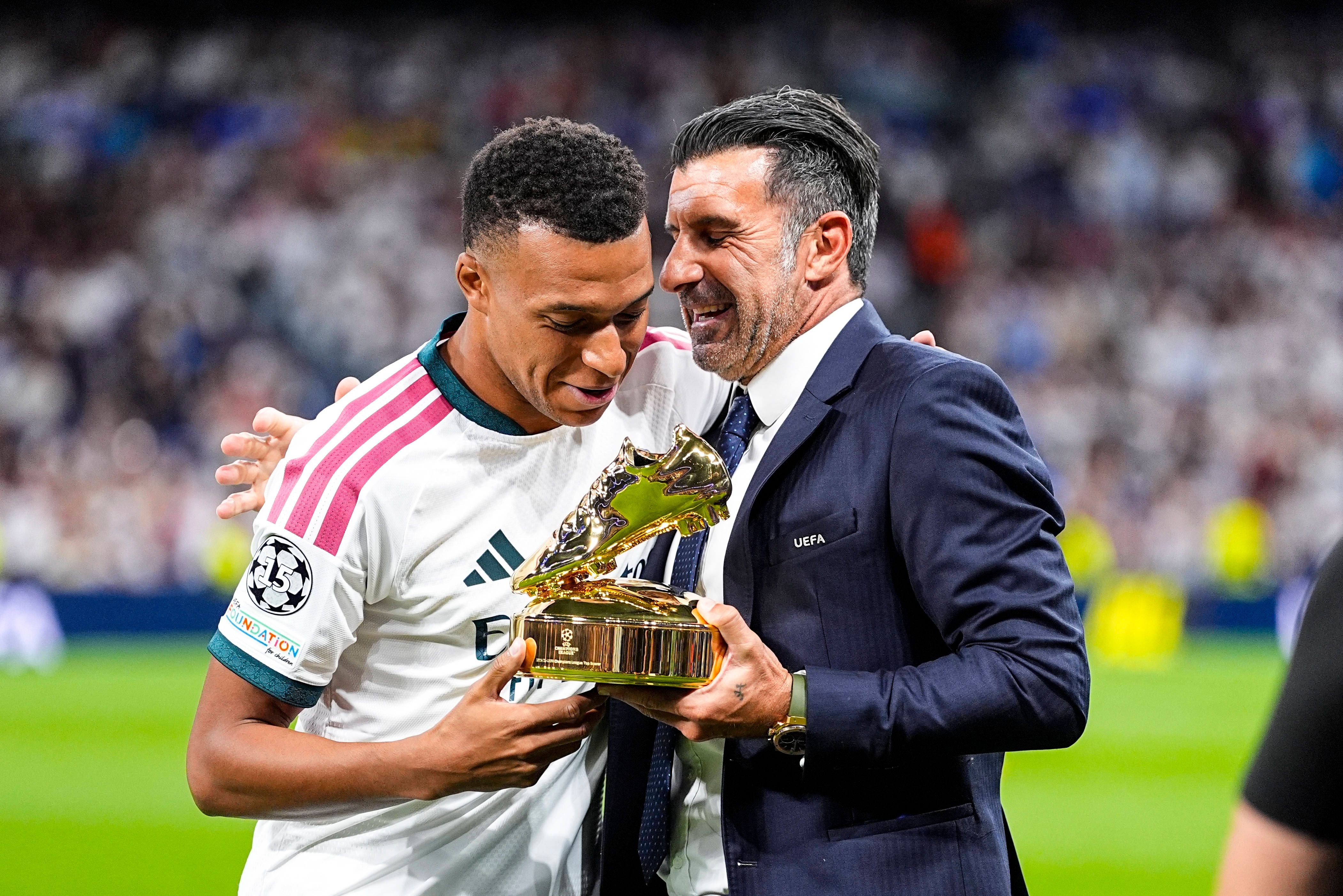 September 8, 2026, Madrid, Madrid, Spain: Kylian Mbappe of Real Madrid is awarded the 2025/26 UEFA Champions League Top Scorer award by former player Luis Figo before the UEFA Champions League 2026/27 League Phase MD1 match between Real Madrid CF and FC Internazionale Milano at Berabeu stadium on September 08, 2026, in Madrid, Spain. Madrid Spain - ZUMAa181 20260908_zaa_a181_165 Copyright: xOscarxJ.xBarrosox