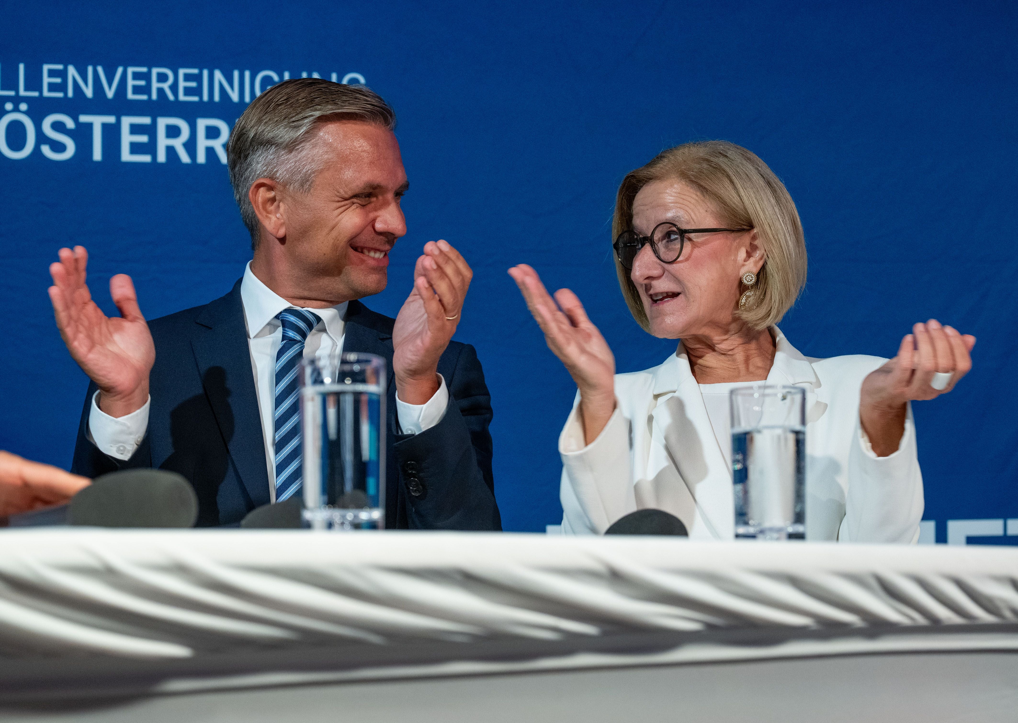 Landeshauptfrau Johanna Mikl-Leitner und Wirtschaftsminister Wolfgang Hattmannsdorfer beim "Tag der NÖ Industrie" in Grafenegg.
