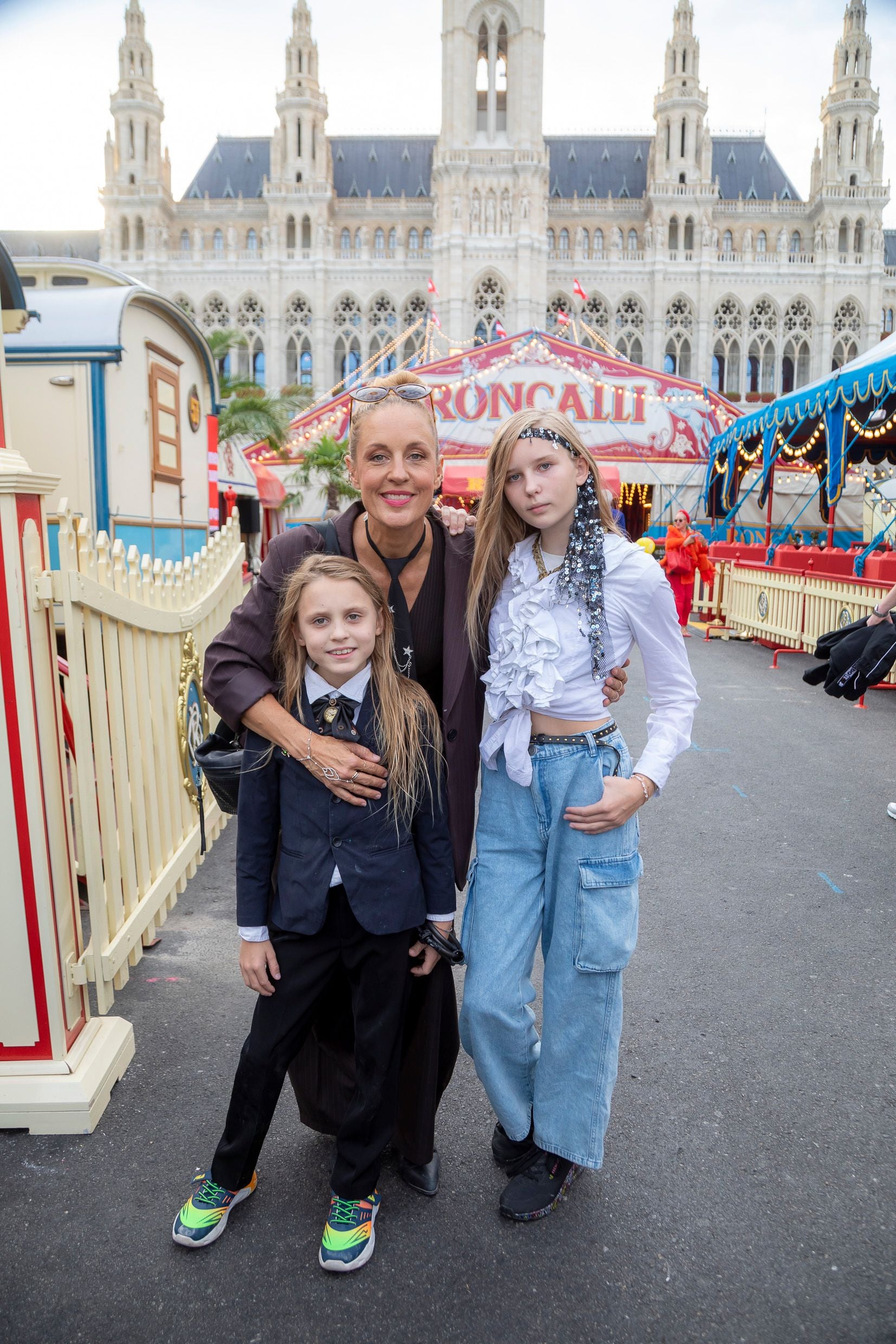 Lilian Klebow mit ihren Kinder Sonny und Charlie