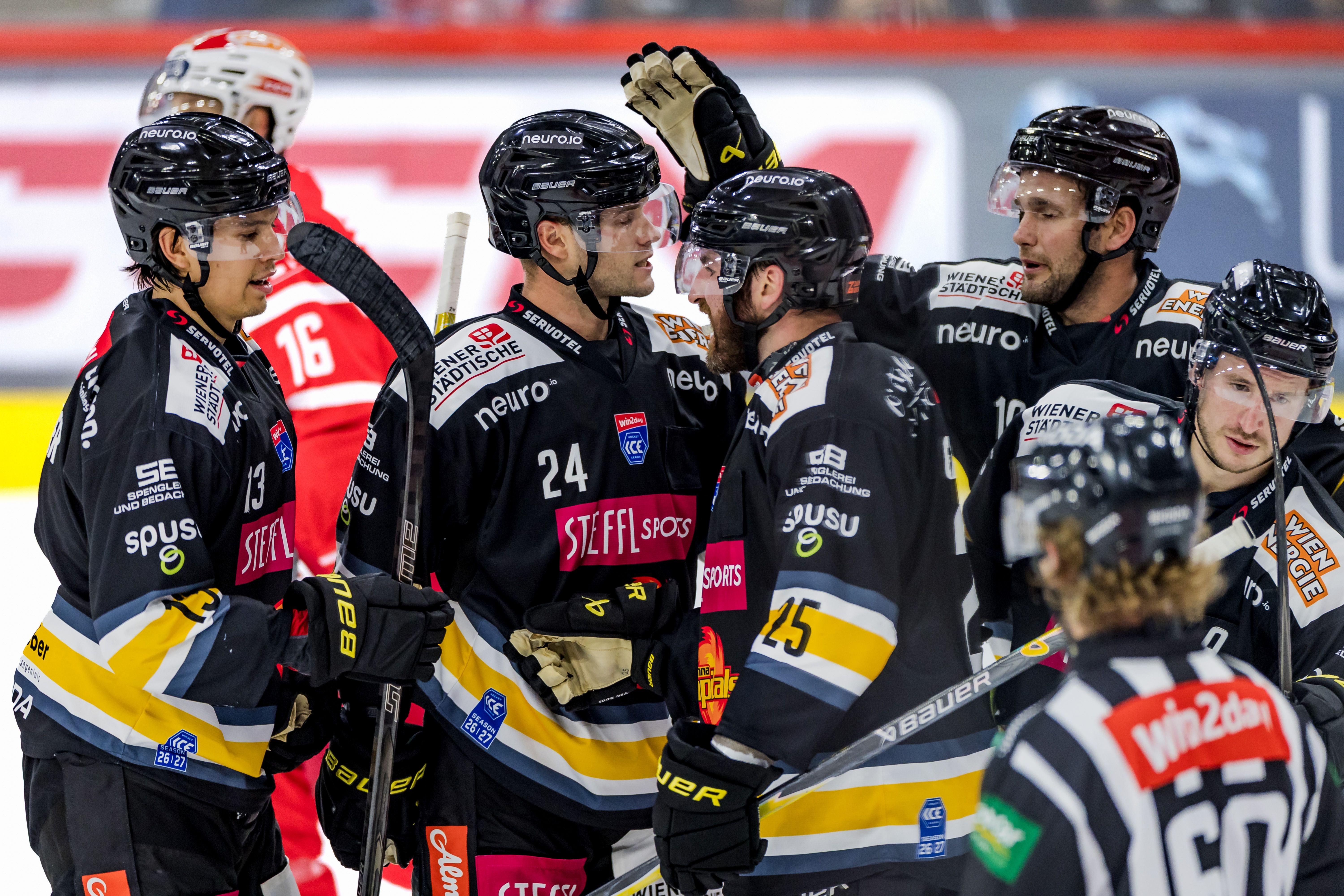 KLAGENFURT,AUSTRIA,28.AUG.26 - ICE HOCKEY - ICE Hockey League, Klagenfurter AC vs Vienna Capitals, test match. Image shows the rejoicing of Vienna Capitals. Photo: GEPA pictures/ Matthias Trinkl