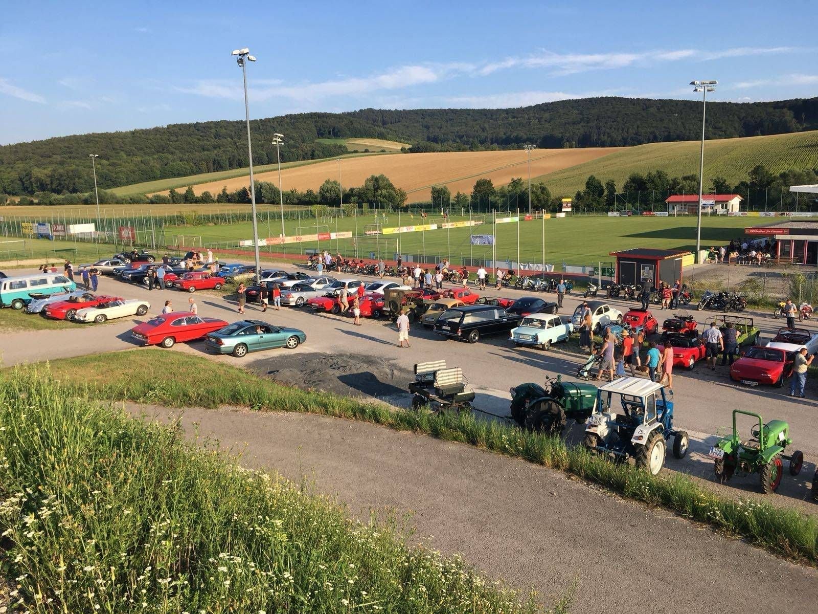 Von Traktoren bis Sportwägen ist alles dabei.