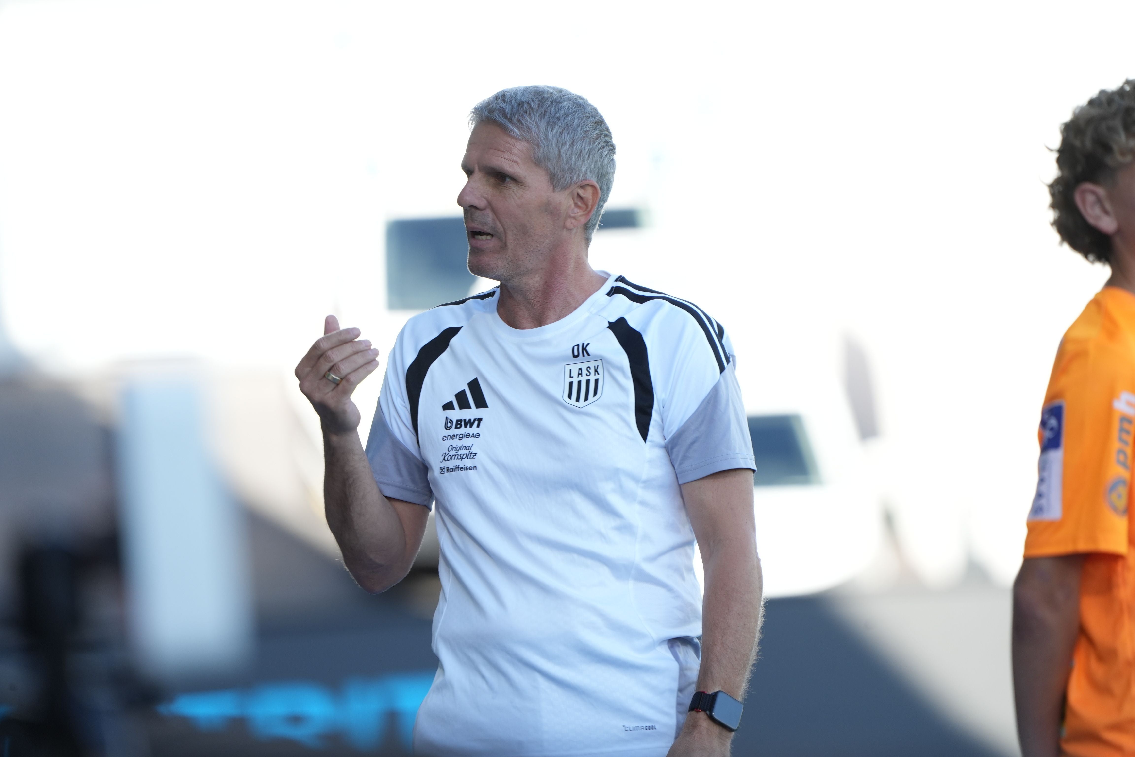 ABD0028_20260920 - HARTBERG - ÖSTERREICH: Trainer Dietmar Kühbauer (LASK) am Sonntag, 20. September 2026, während der Admiral Bundesliga-Begegnung, Grunddurchgang, 7. Runde, zwischen TSV Egger Glas Hartberg und LASK Linz in Hartberg. - FOTO: APA/EXPA/ MARCEL PAIL