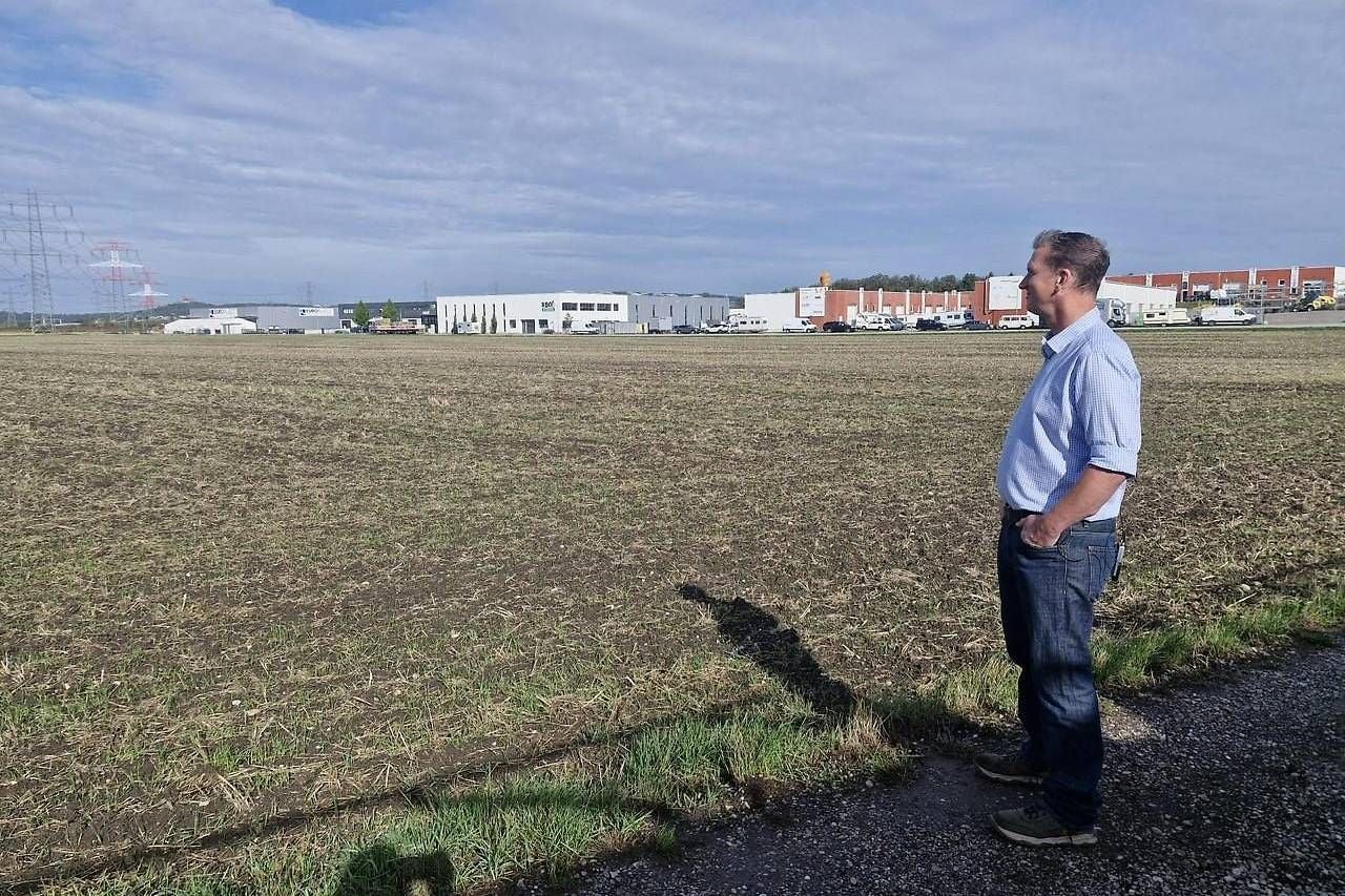 Sollen landwirtschaftliche Flächen für Daten-Riesen geopfert werden?