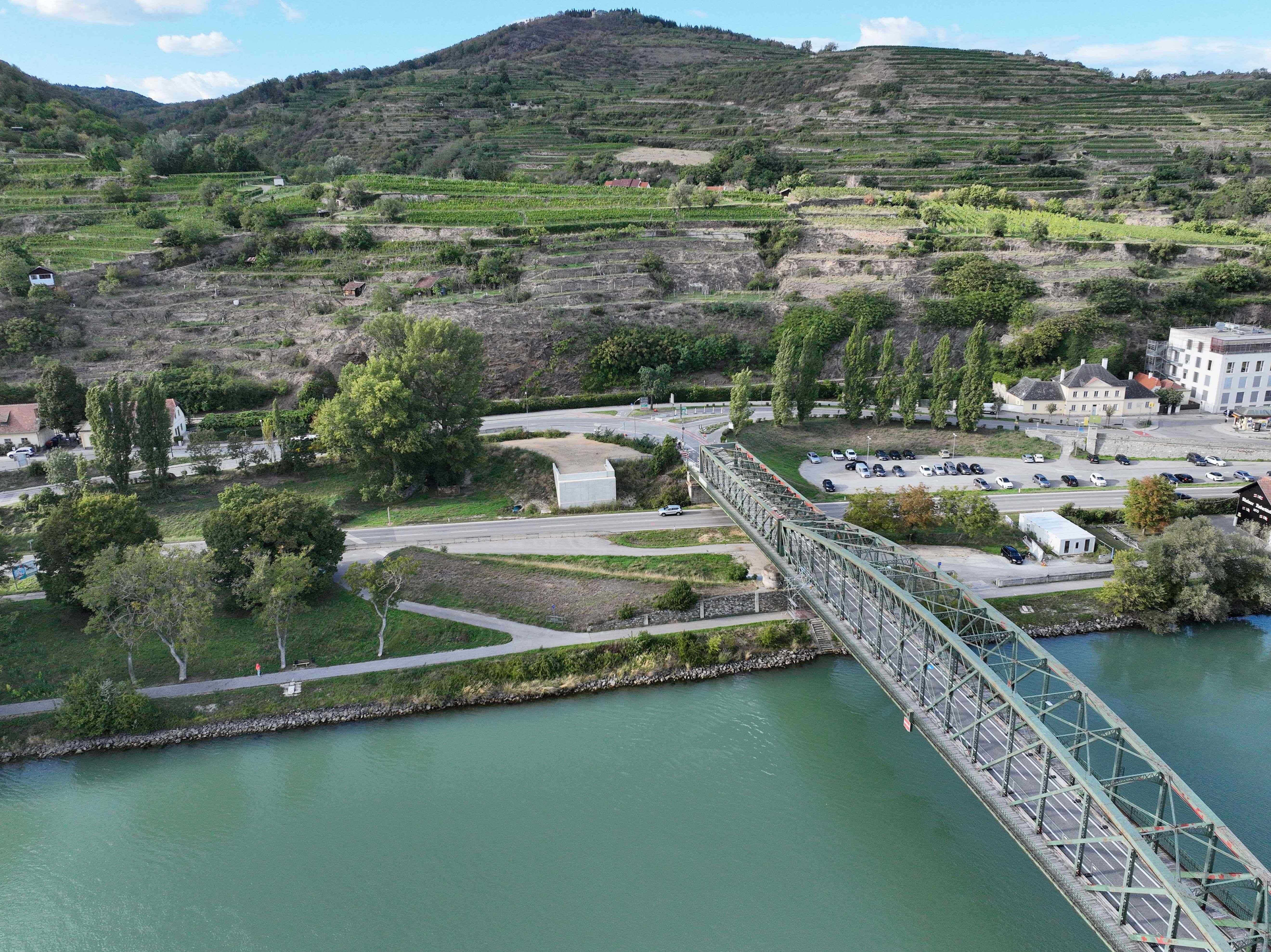 Ausschreibung der Stahlbauarbeiten an der Donaubrücke Stein-Mautern erfolgt.
