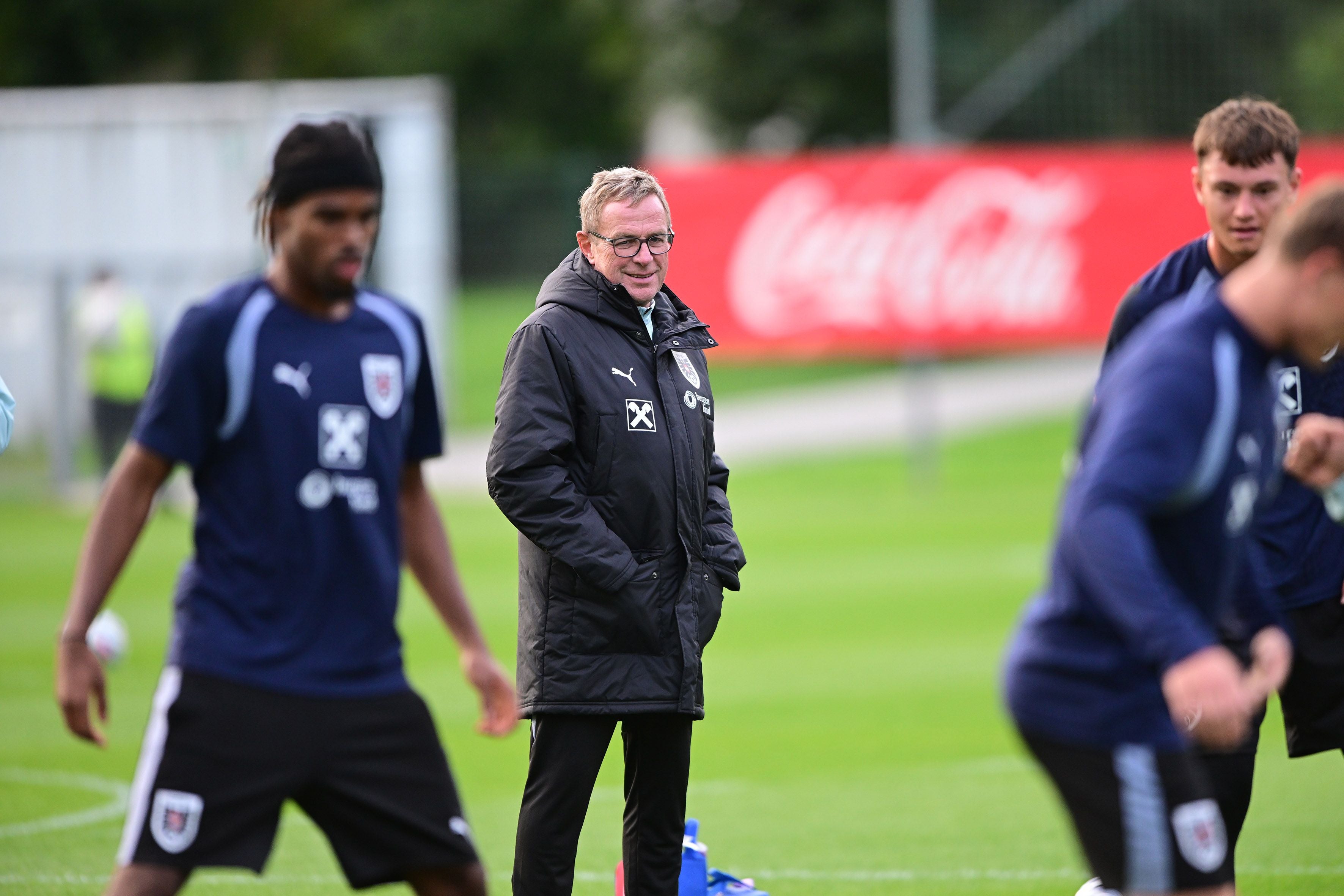 ABD0088_20260921 - WINDISCHGARSTEN - ÖSTERREICH: Ralf Rangnick (GER, ÖFB Teamchef) während einem Training des ÖFB Männer Nationalteams vor den beiden bevorstehenden UEFA Nation League Spielen gegen Israel und Kosovo am Montag, 21. September 2026 in Windischgarsten. - FOTO: APA/EXPA/ REINHARD EISENBAUER