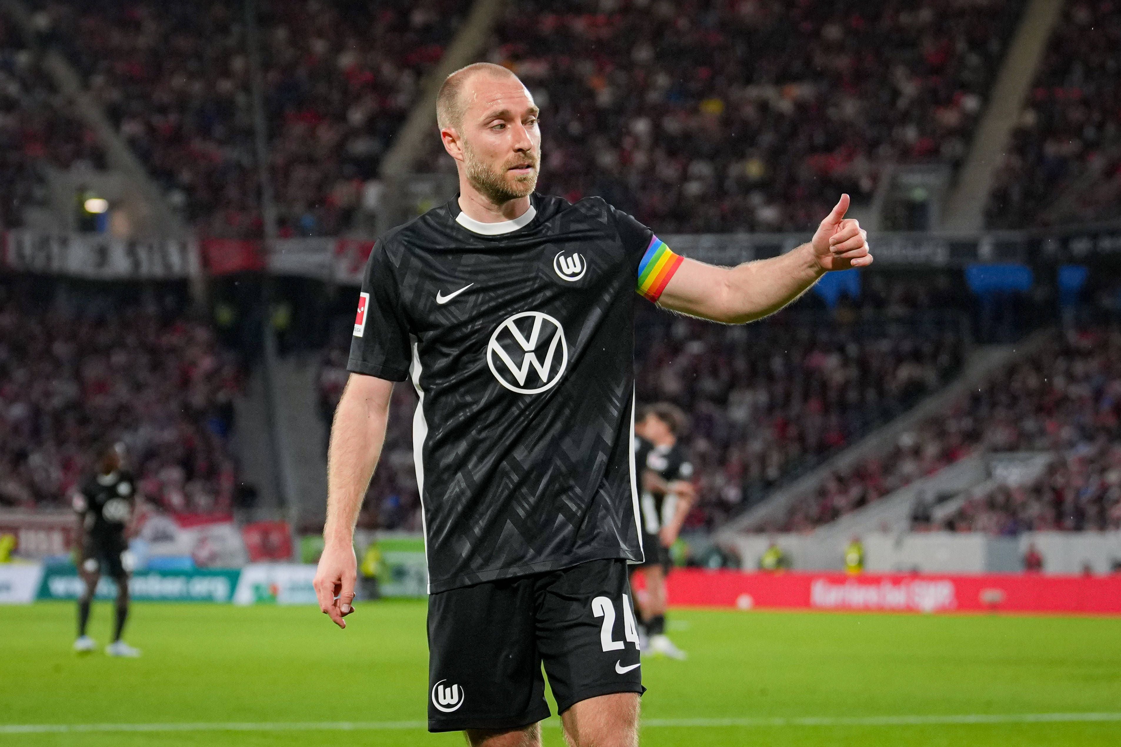 Deutschland, Fußball, 1 Bundesliga, Saison 2025 2026, 32. Spieltag SC Freiburg vs. VFL Wolfsburg Europa-Park-Stadion Freiburg: Christian Eriksen VfL Wolfsburg, 24 Freiburg Europa Park Stadion Baden-Württemberg Deutschland *** Germany, Soccer, 1 Bundesliga, Season 2025 2026, Matchday 32 SC Freiburg vs VFL Wolfsburg Europa Park Stadion Freiburg Christian Eriksen VfL Wolfsburg, 24 Freiburg Europa Park Stadion Baden Württemberg Germany Copyright: xFINLEYxMÖRCHx