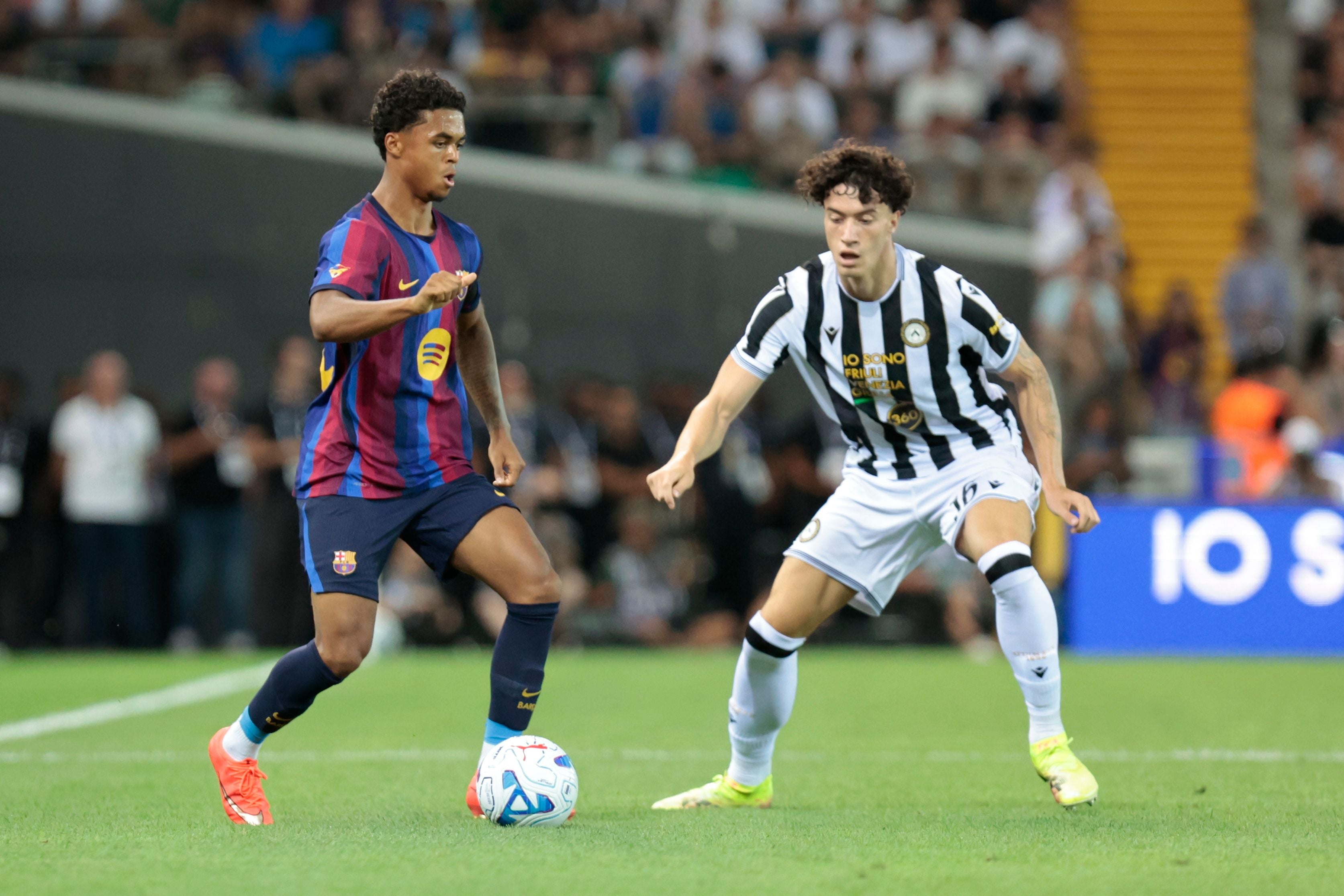 Shane Kluivert of Barcelona in action against Matteo Palma of Udinese during the FVG Cup match between Udinese Calcio and Nottingham Forest Football Club at the Bluenergy Stadium in Udine, Italy, on august 08, 2026. (Photo by Mattia Radoni/NurPhoto via Getty Images)