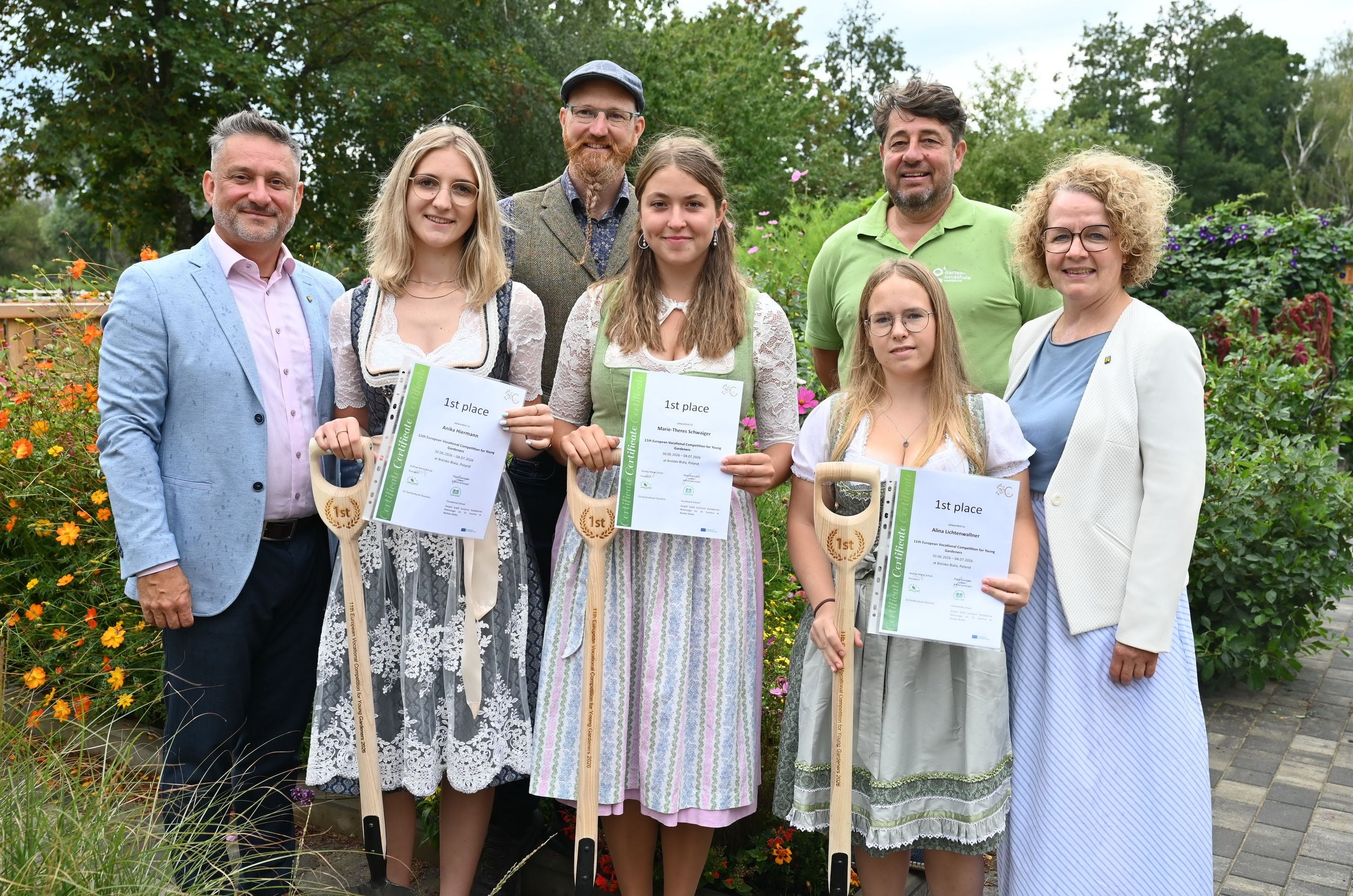 Direktor Andreas Kovac, Anika Hiermann (Niederösterreich), Teamleiter Rene Pollross, Marie-Theres Schwaiger (Steiermark), Alina Lichtenwallner (Oberösterreich), Abteilungsvorstand Helmut Jäger und Bildungs-Landesrätin Christiane Teschl-Hofmeister