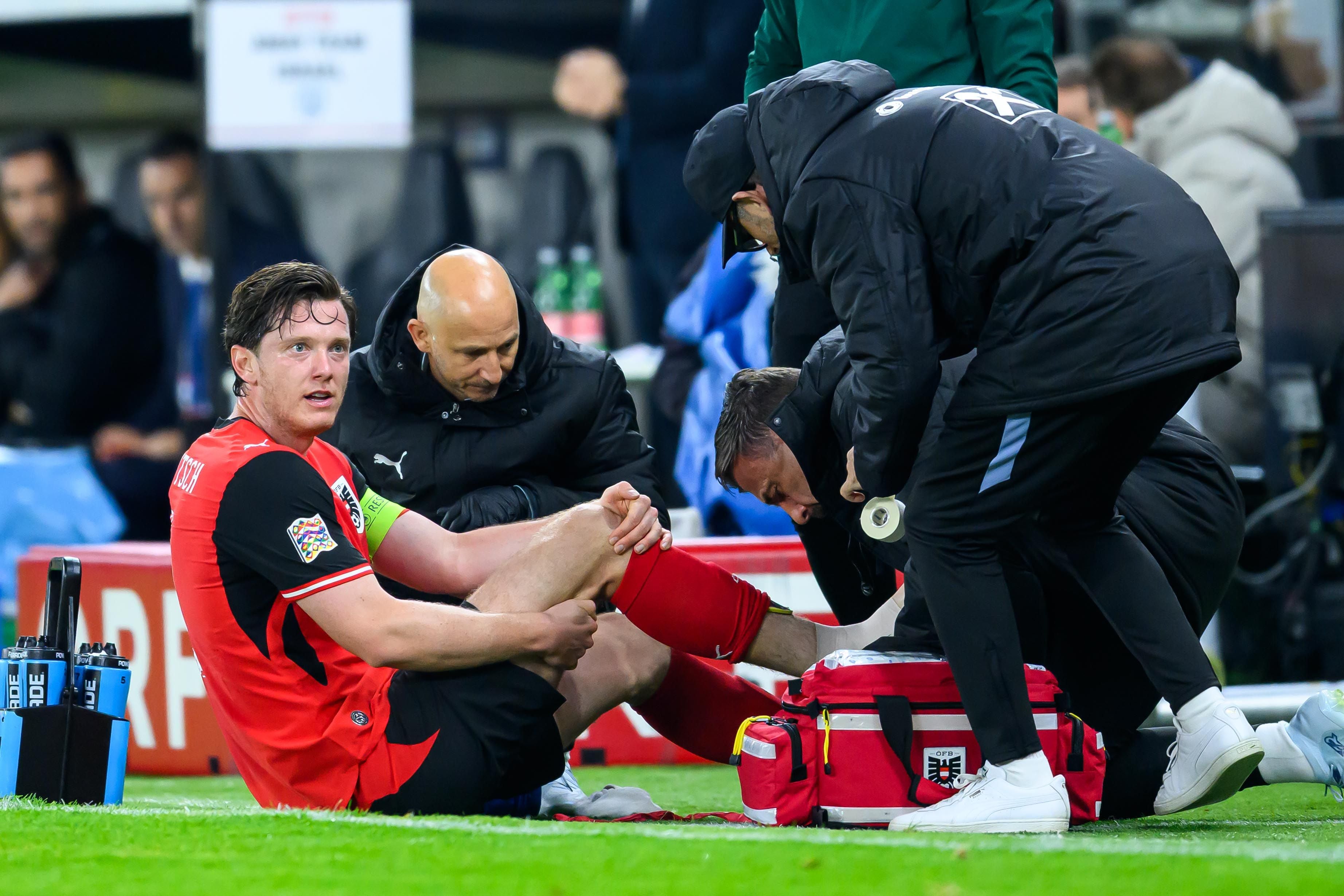 LINZ,AUSTRIA,24.SEP.26 - SOCCER - UEFA Nations League, group stage, OEFB international match, Austria vs Israel. Image shows Michael Gregoritsch (AUT). keywords: injury. Photo: GEPA pictures/ Daniela Moser