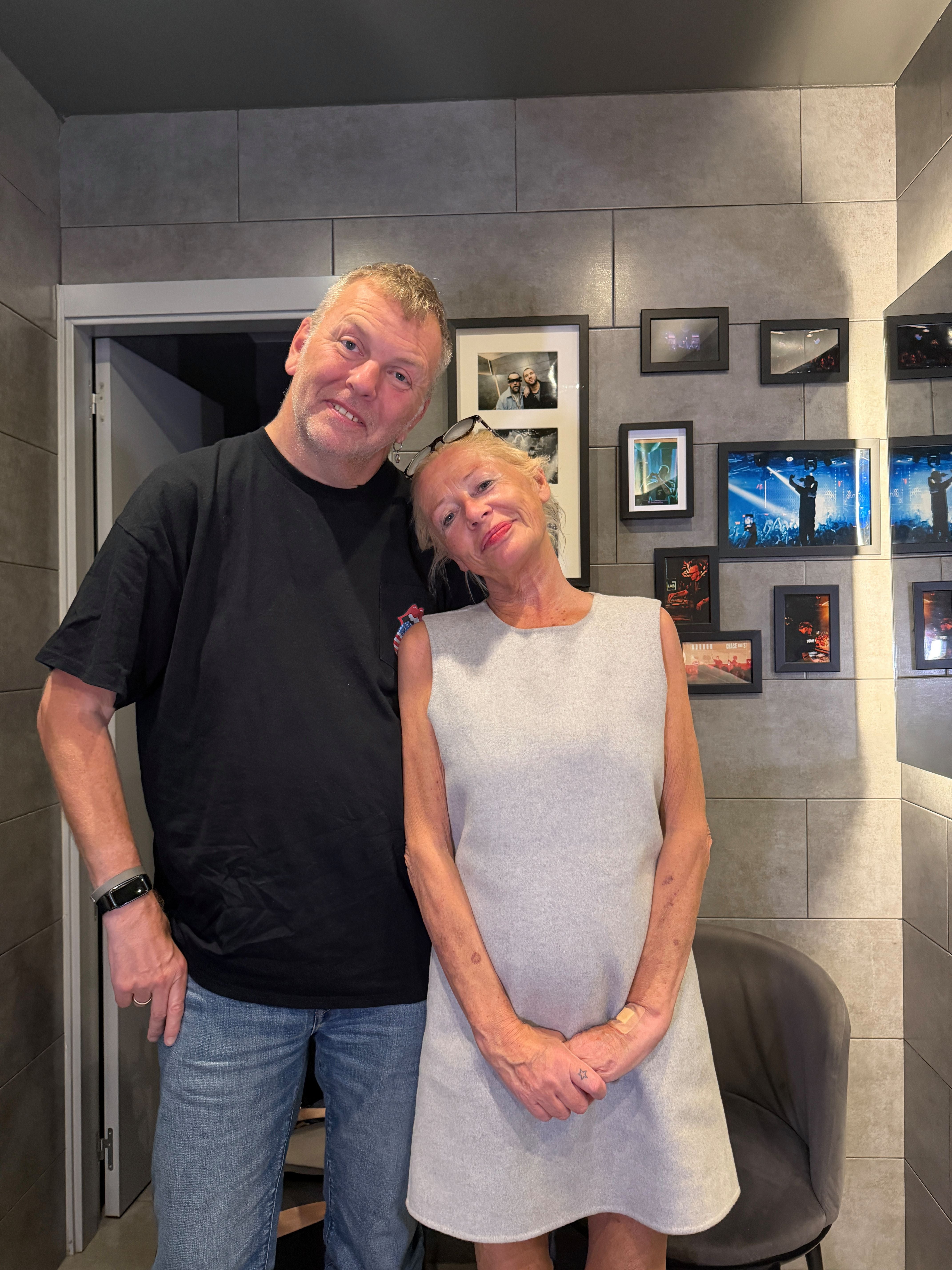 oe24-Reporter Thomas Zeidler-Künz traf Wendy James in Madrid zum Comeback-Interview