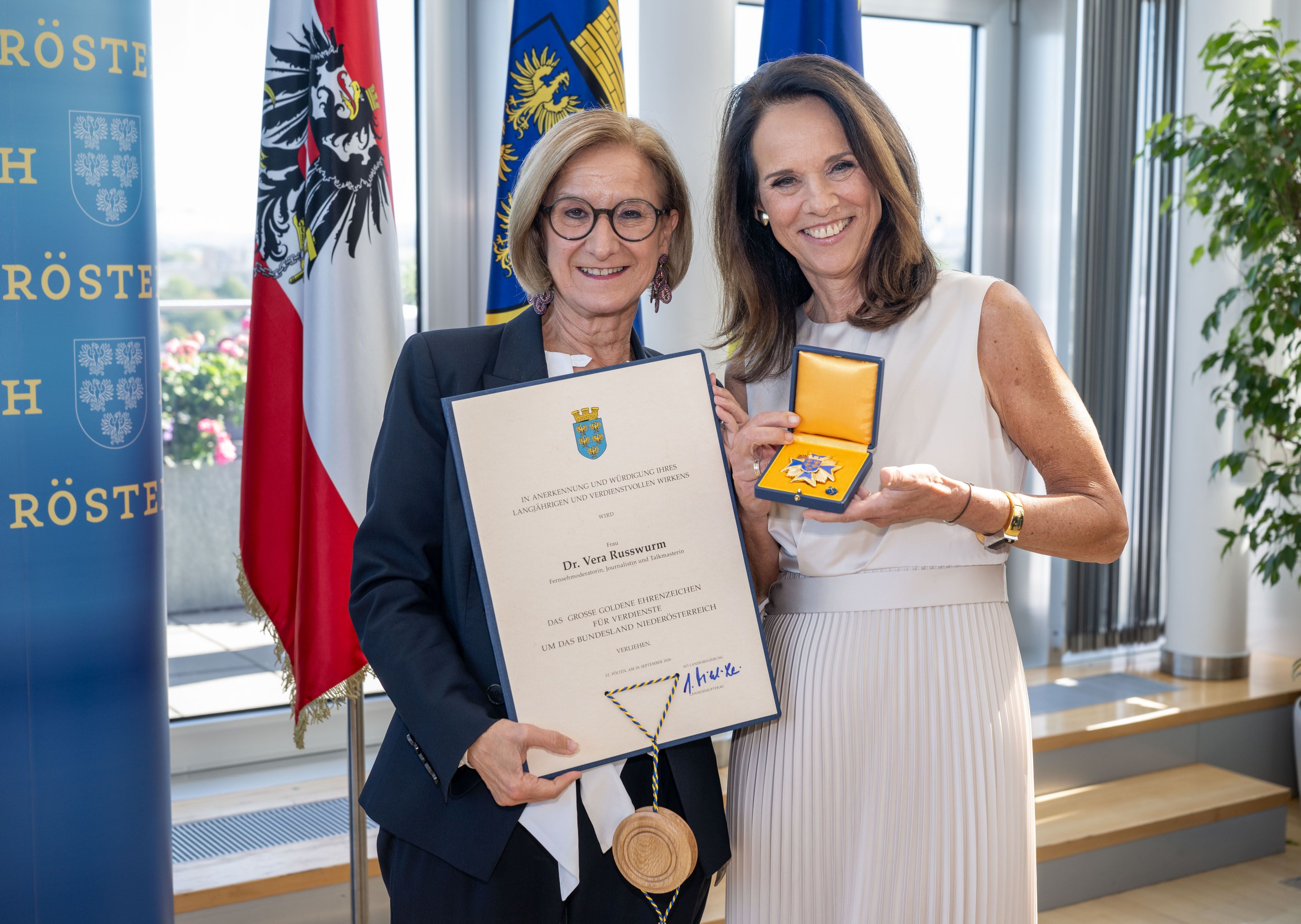 Johanna Mikl-Leitner und Vera Russwurm