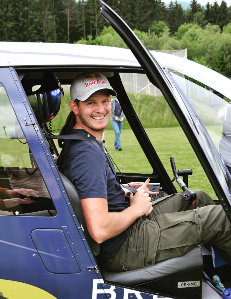Thomas Morgenstern veranstalte mit dem Heli Rundflüge, letzter Besitzer war der mit ihm befreundete Gastronom Manuel Aster.