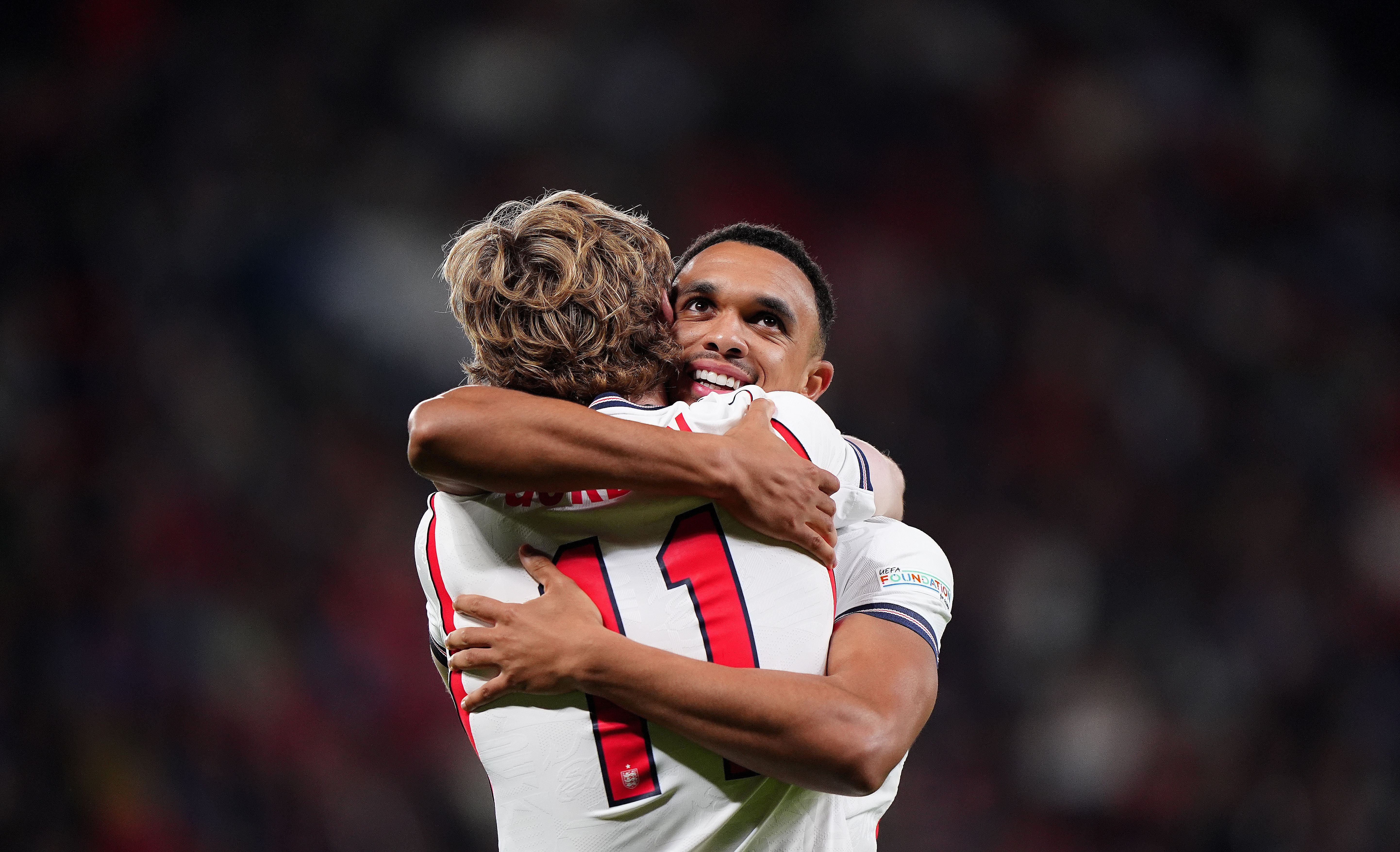 Trent Alexander-Arnold fing einen Fehlpass ab und seine Hereingabe beförderte Gordon per Kopf über die Linie.