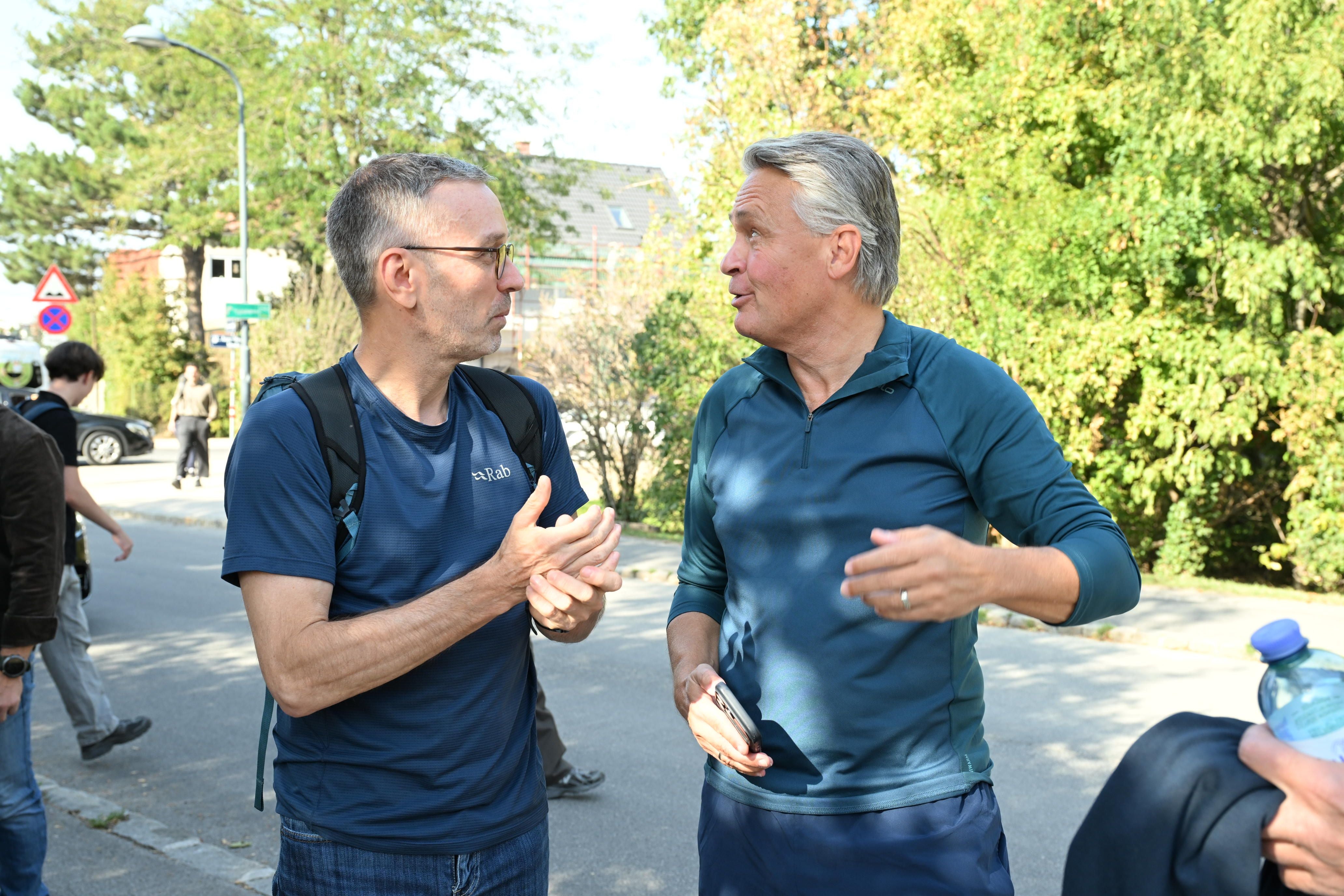 Herbert Kickl mit Stiftungsrat Peter Westenthaler.