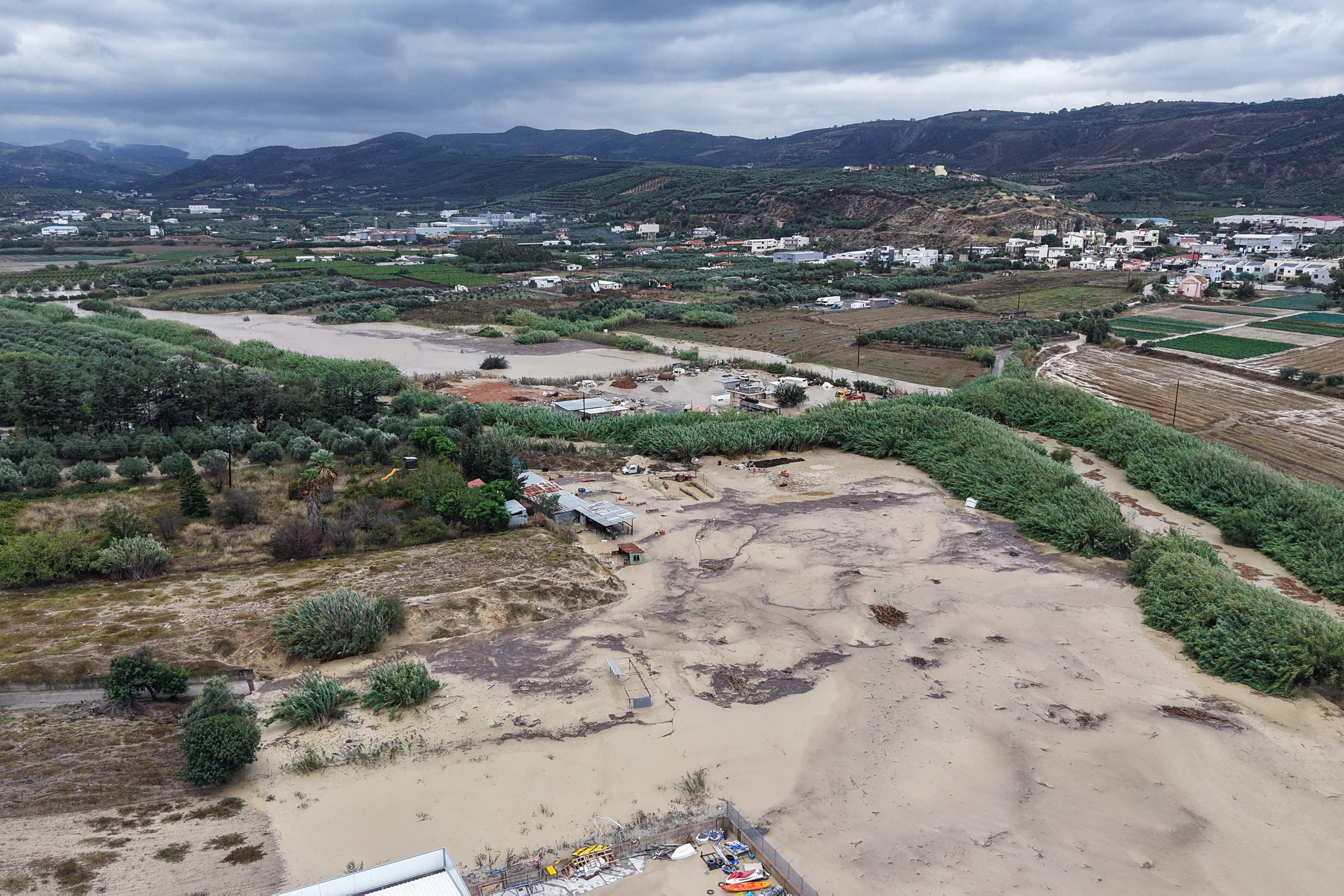 Luftaufnahme zeigt Überschwemmung durch den überlaufenen Giophyros-Fluss auf Kreta, Oktober 2026.