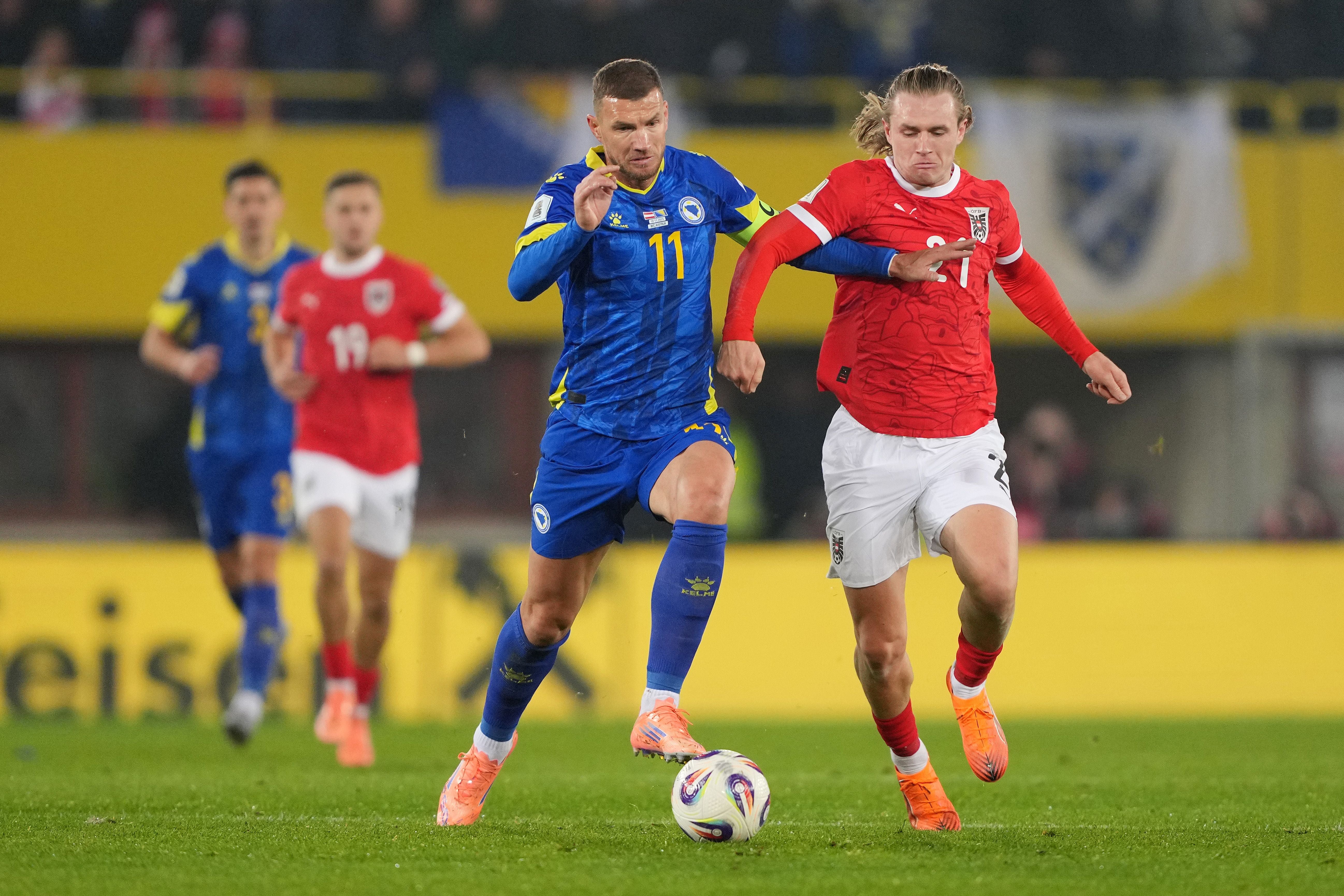 Edin Dzeko im WM-Quali-Duell gegen Patrick Wimmer.