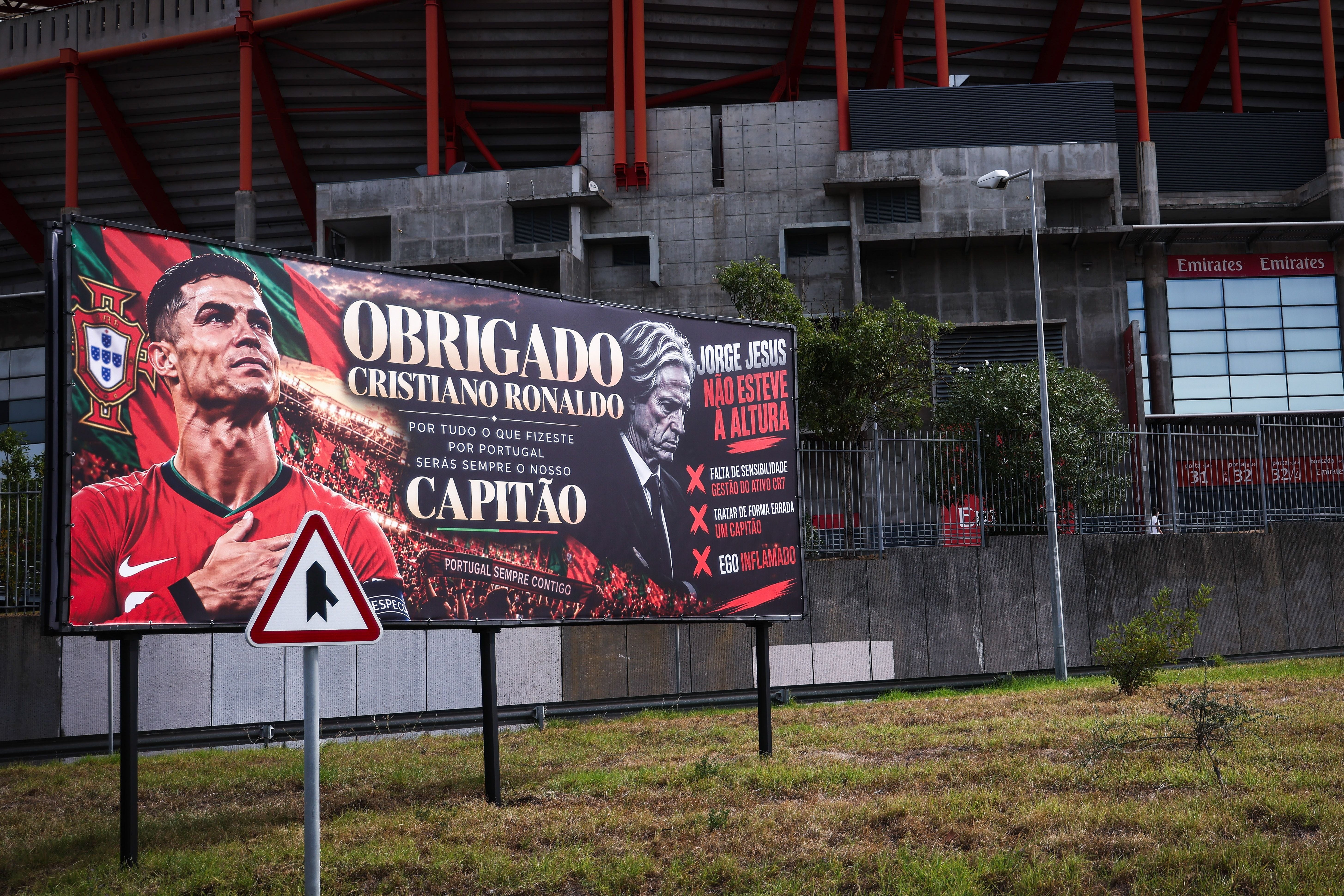 Ein großes Plakat in Lissabon zeigt Cristiano Ronaldo und Jorge Jesus mit der Aufschrift "Obrigado Cristiano Ronaldo".