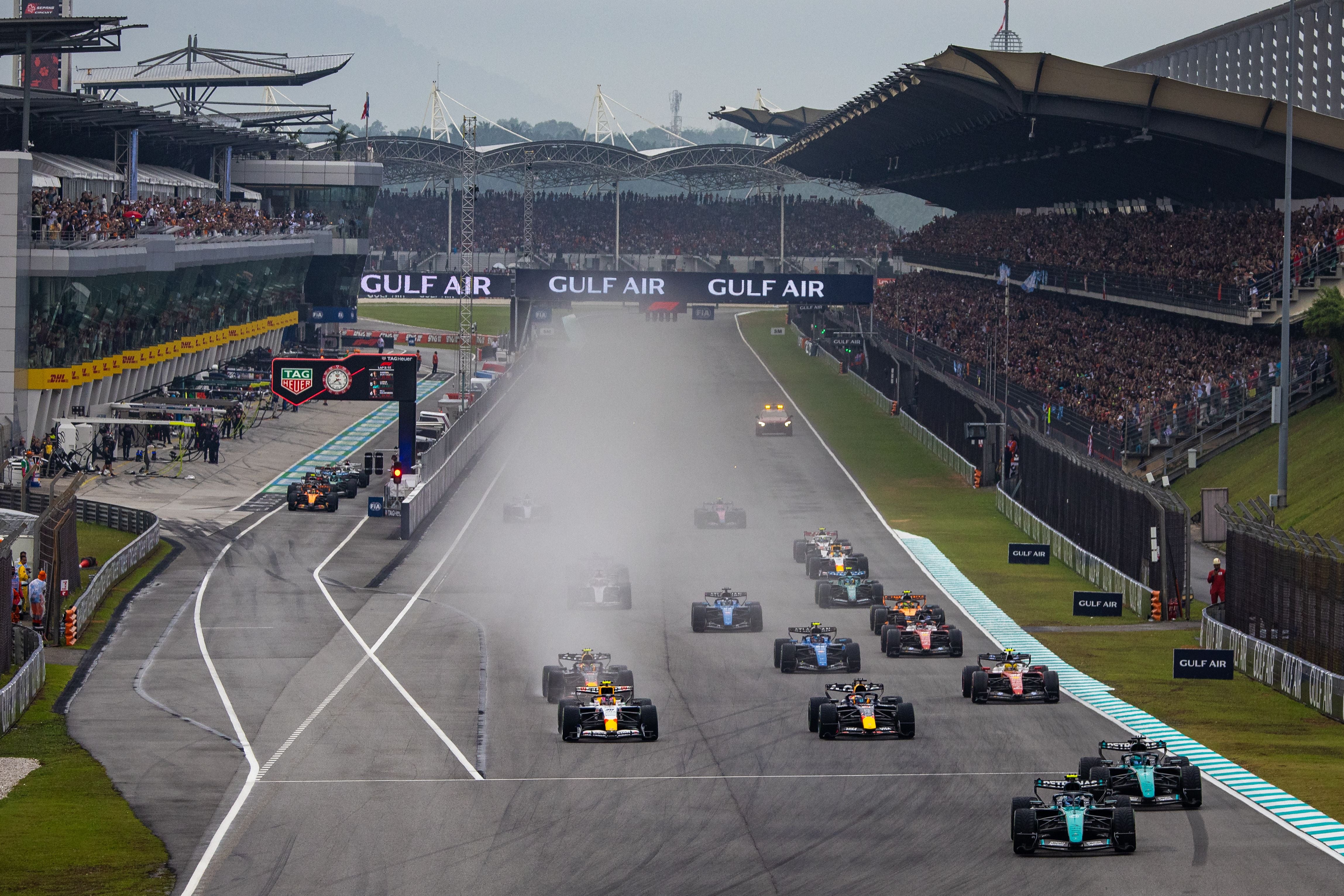 Nach dem Regen- herrschte Software-Chaos, ehe der GP endlich gestartet werden konnte.