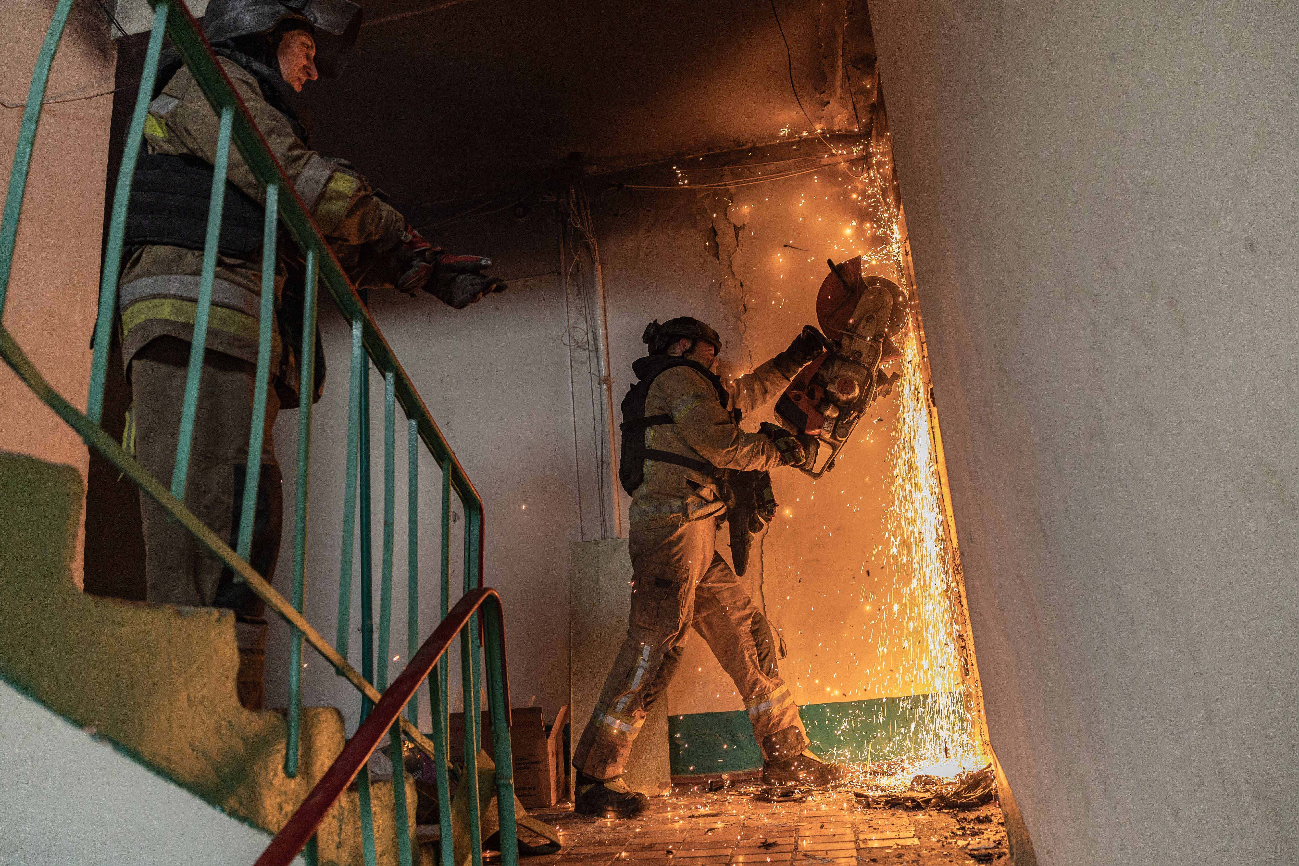 Ukrainische Feuerwehrleute im Einsatz