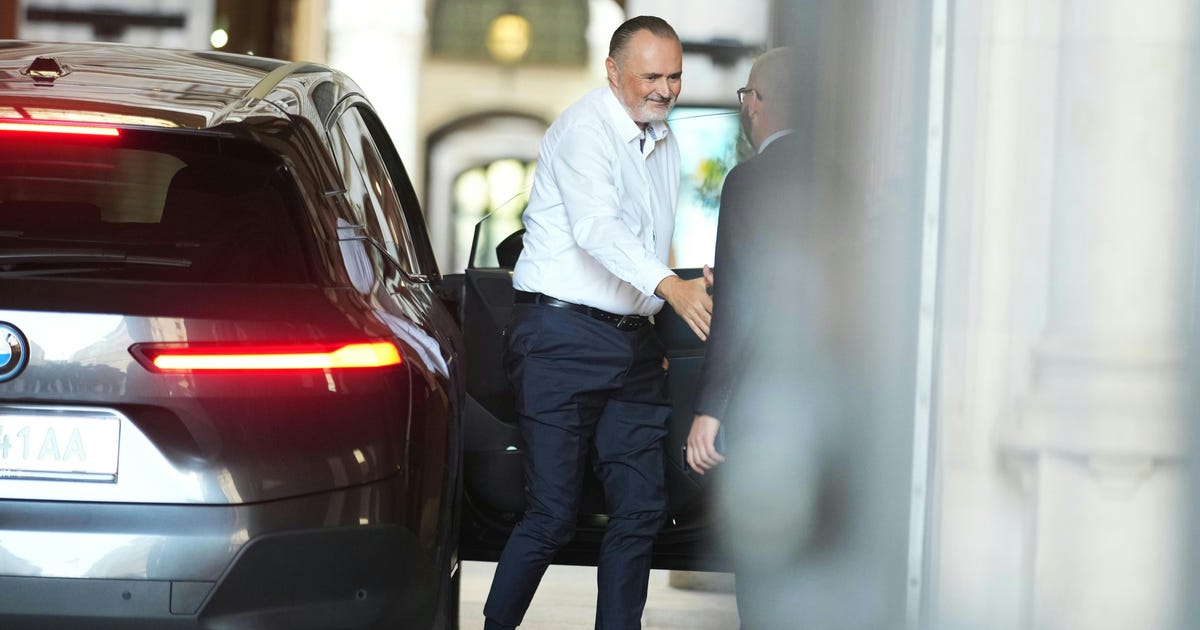 Photo : oe24.at Hans Peter Doskozil conditionne son retour aux instances du SPÖ au départ d'Andreas Babler