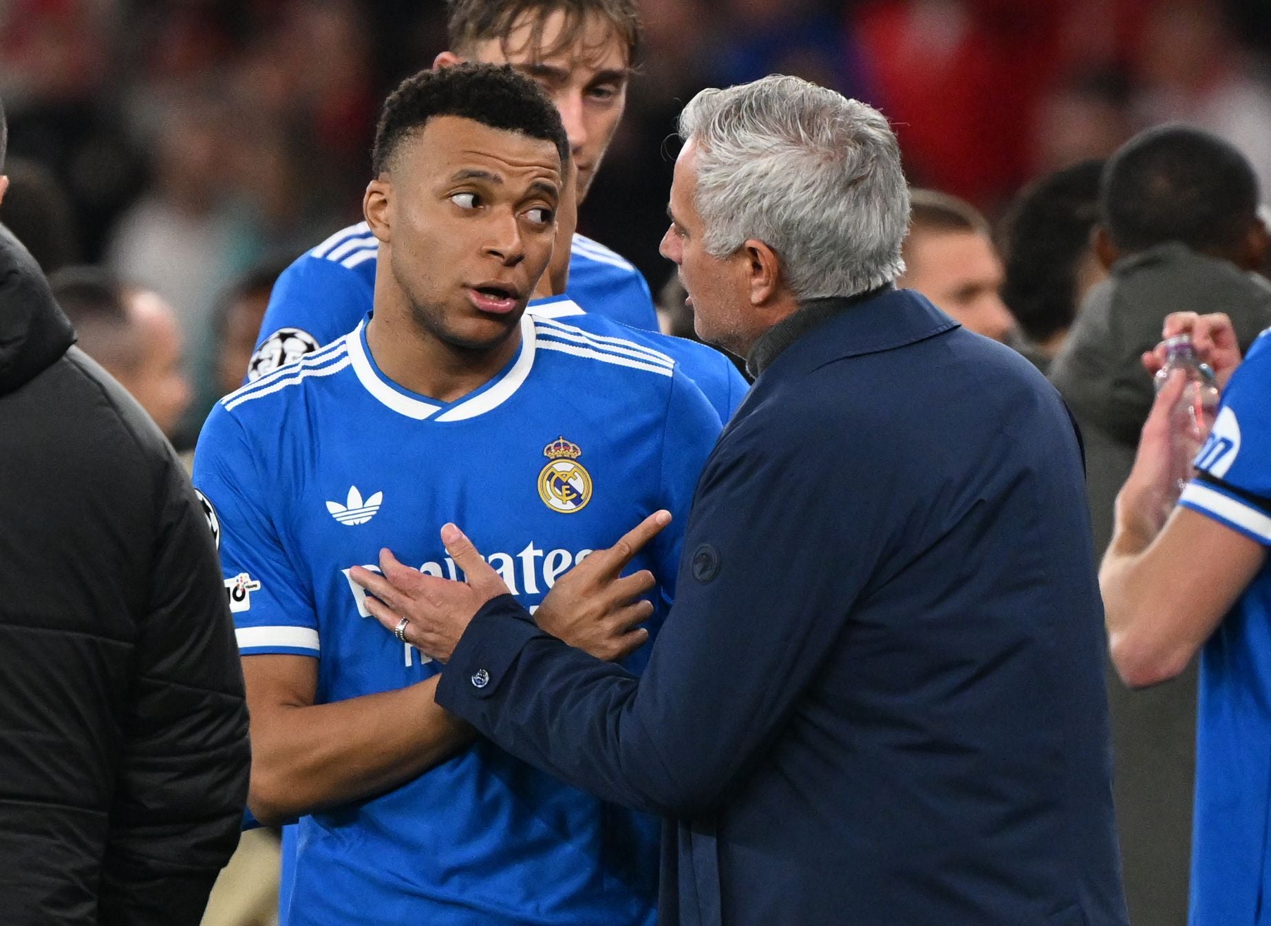 Kylian Mbappé sorgt mit einem Fahrrad-Video für Wirbel – ausgerechnet nach einer deutlichen Ansage von José Mourinho.