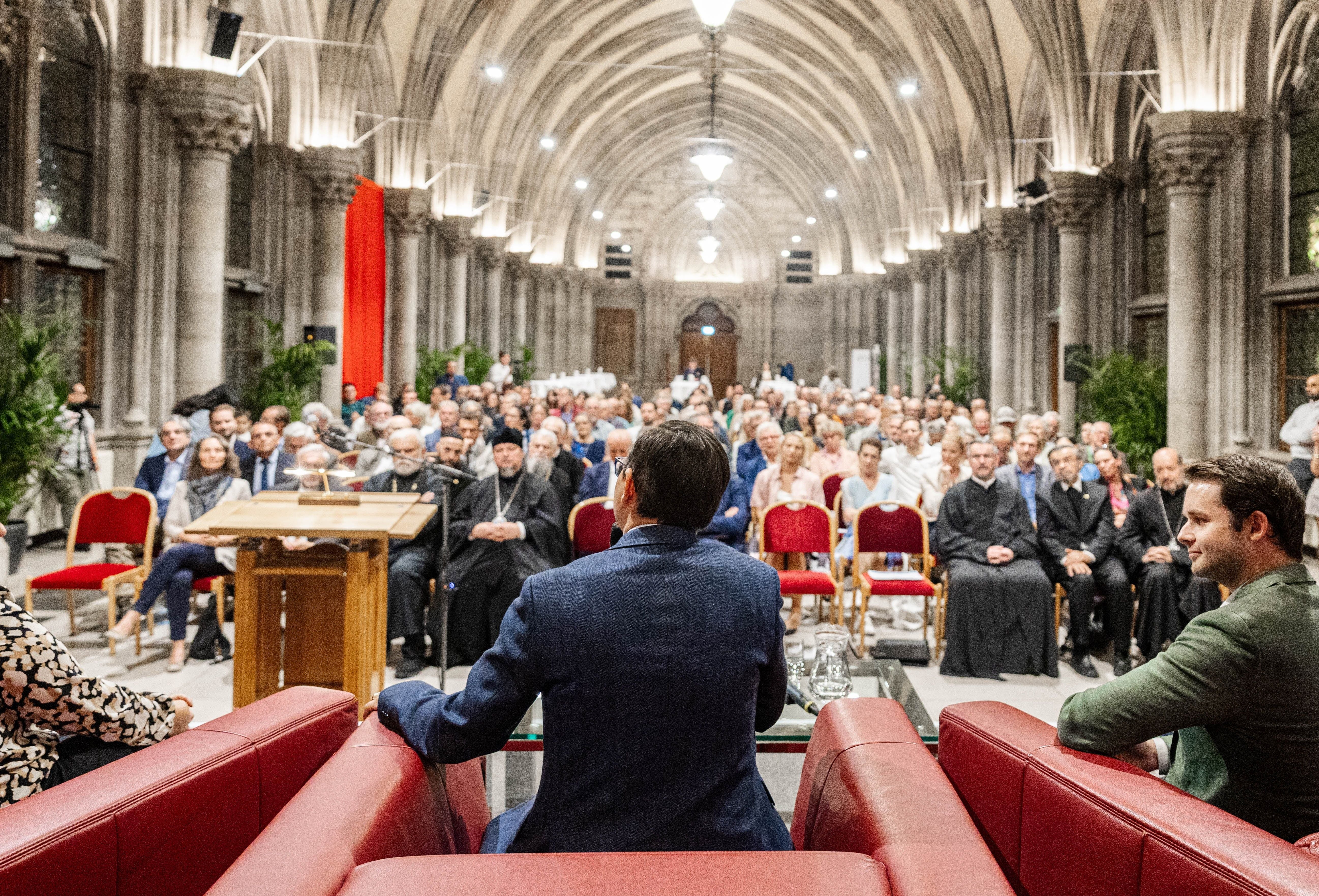 Gut besuchte Veranstaltungen, Kirchen aller Konfessionen.
