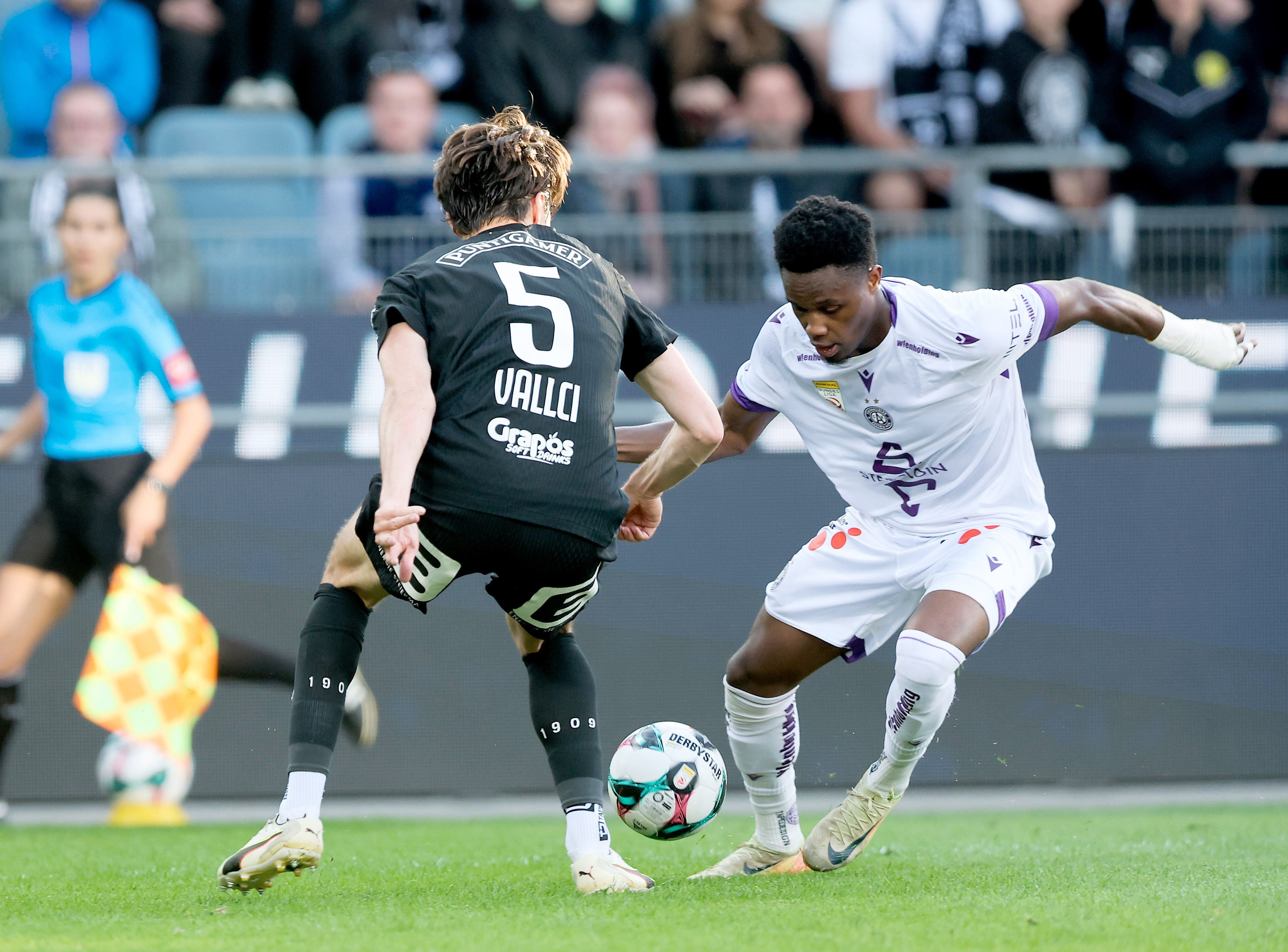 GRAZ,AUSTRIA,26.APR.26 - SOCCER - ADMIRAL Bundesliga, championship group, SK Sturm Graz vs FK Austria Wien. Image shows Albert Vallci (Sturm) and Kelvin Owusu Boateng (A. Wien). Photo: GEPA pictures/ Hans Oberlaender