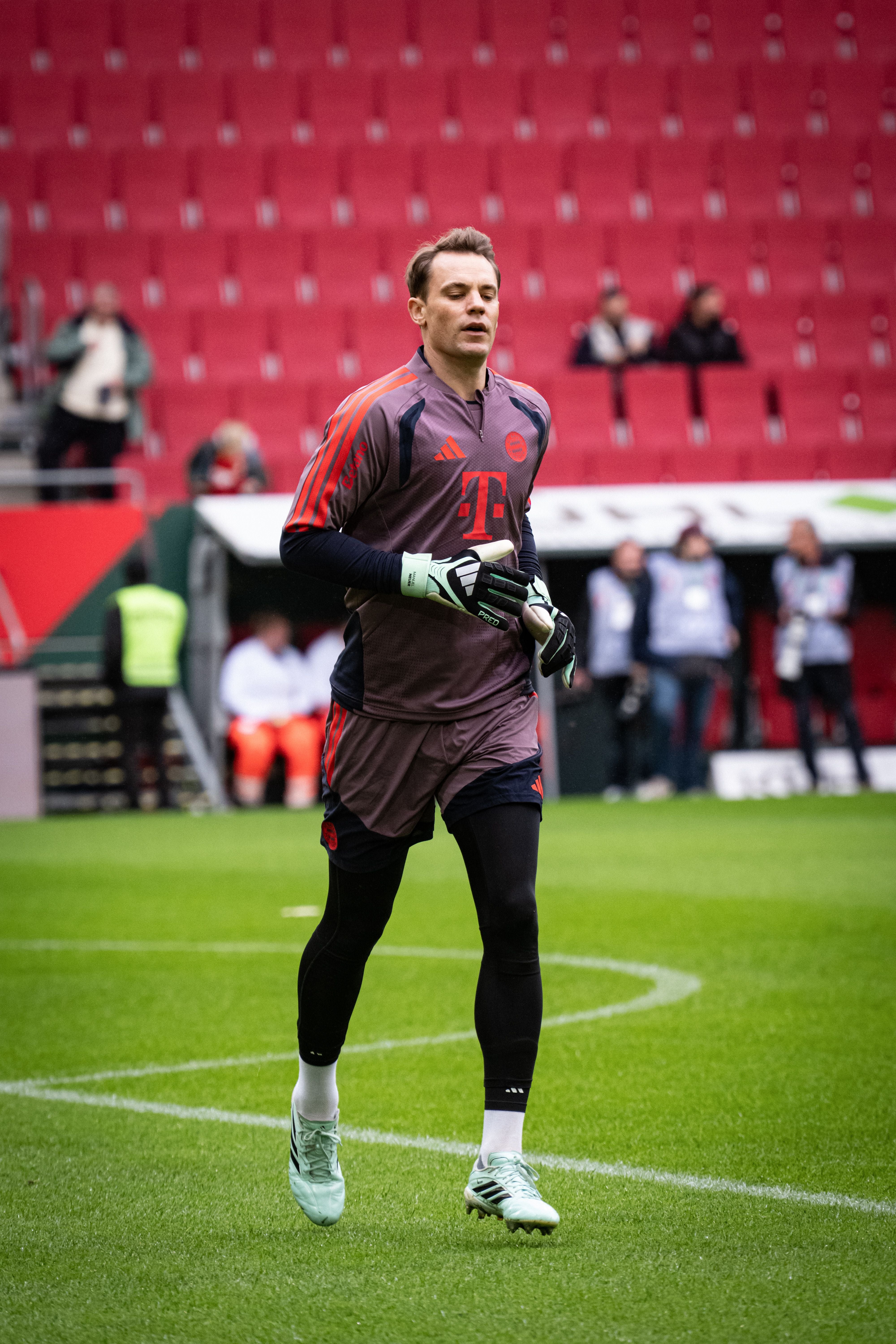 Manuel Neuer löst das Rekord-Tor aus.